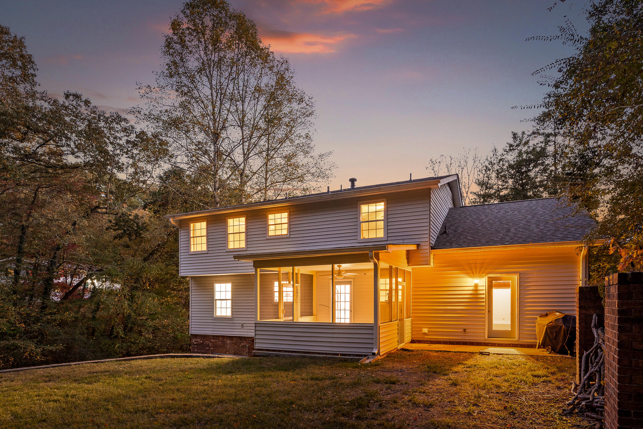 4833 Woodland Circle