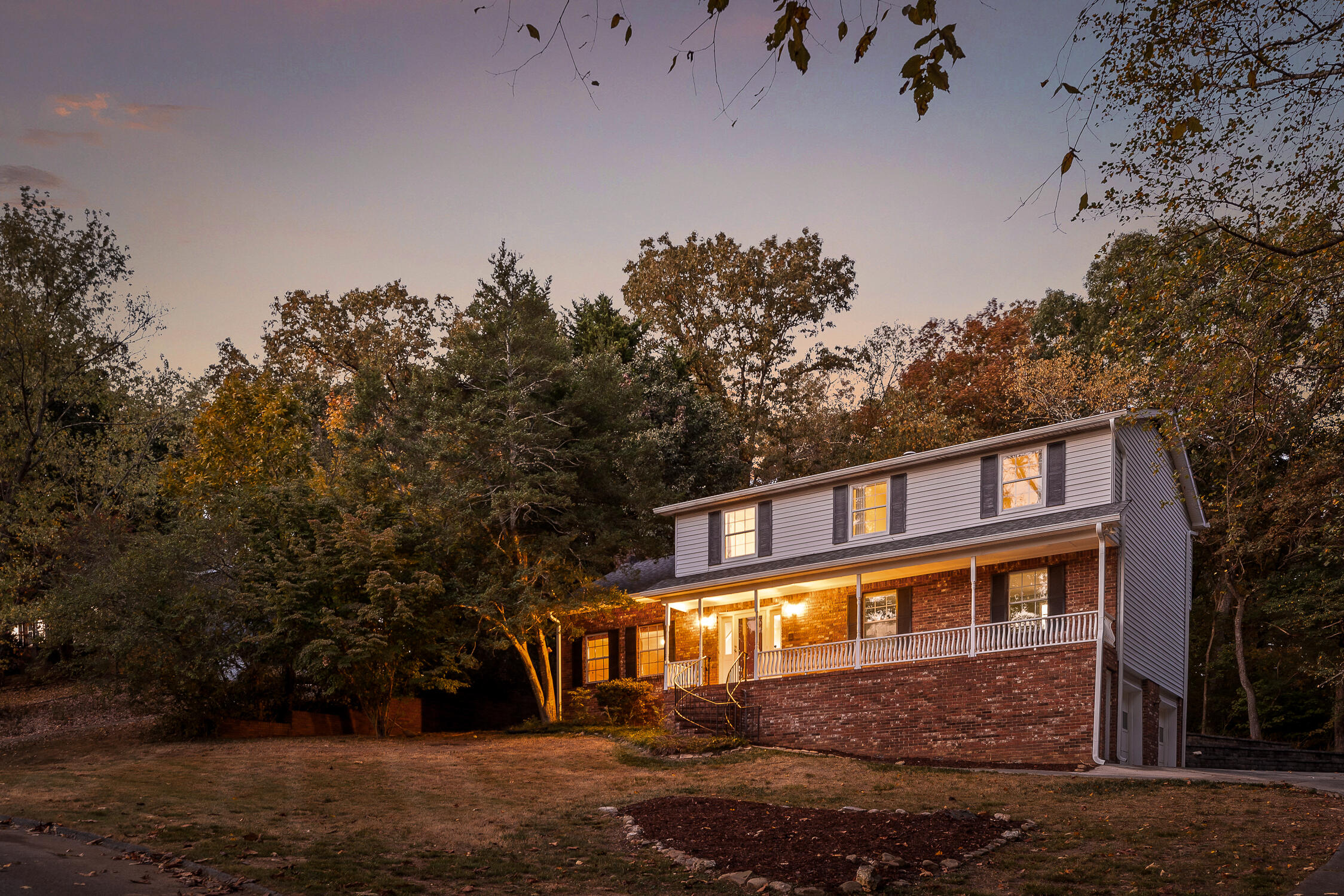 4833 Woodland Circle