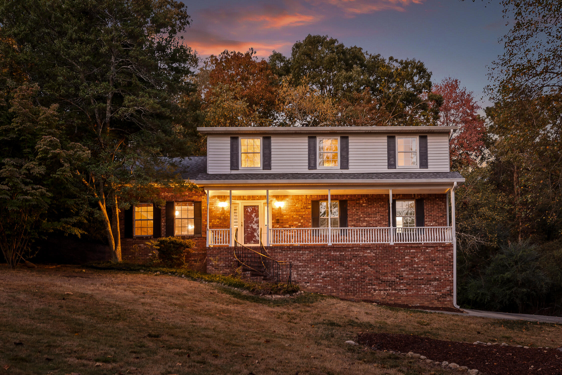 4833 Woodland Circle