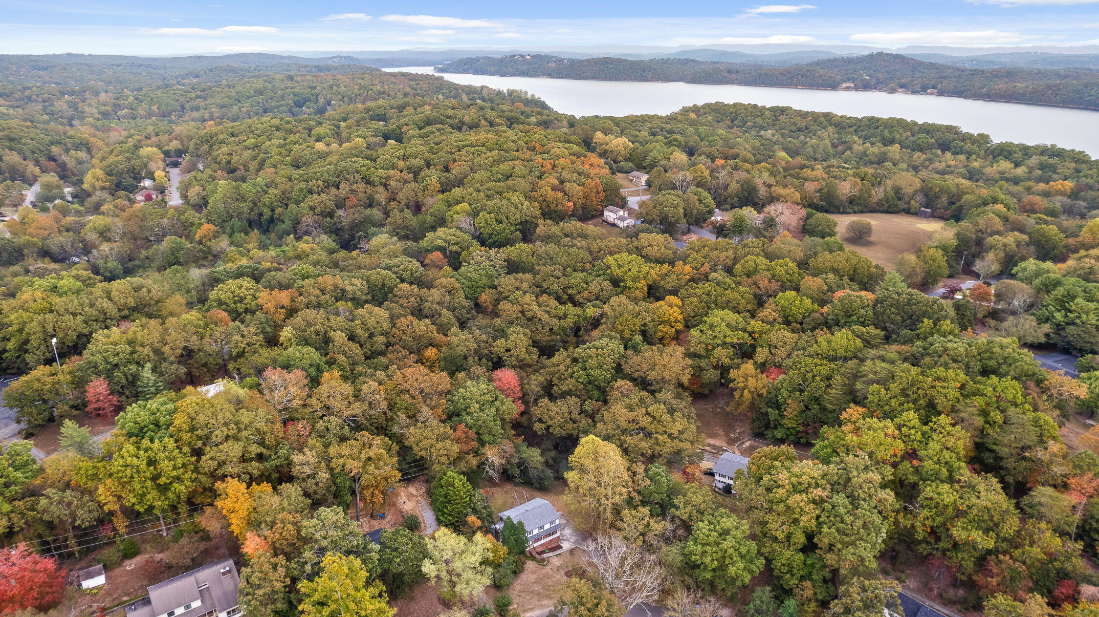 4833 Woodland Circle