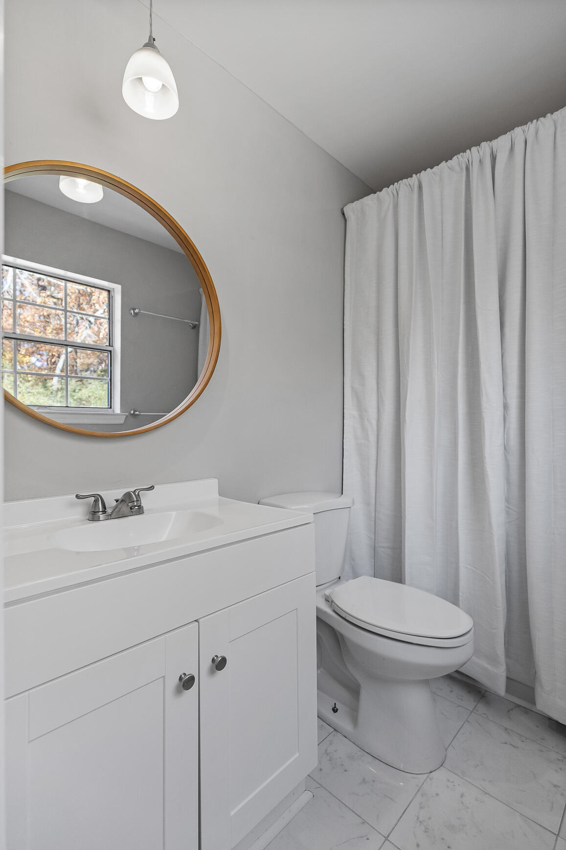 4833 Woodland Circle