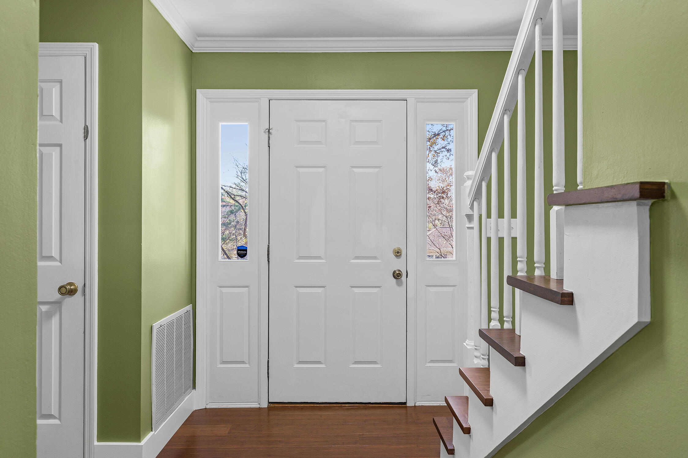 4833 Woodland Circle