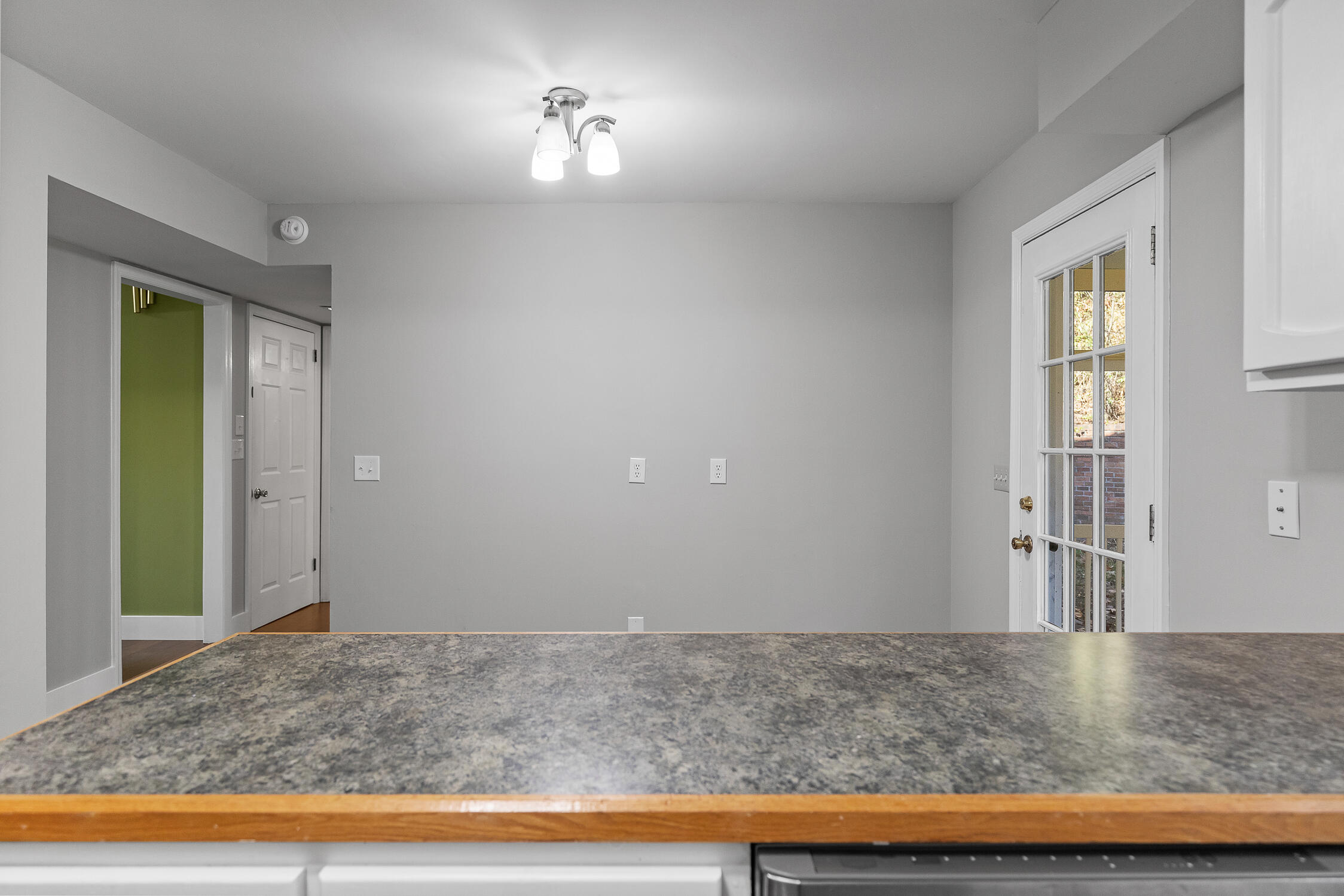 4833 Woodland Circle