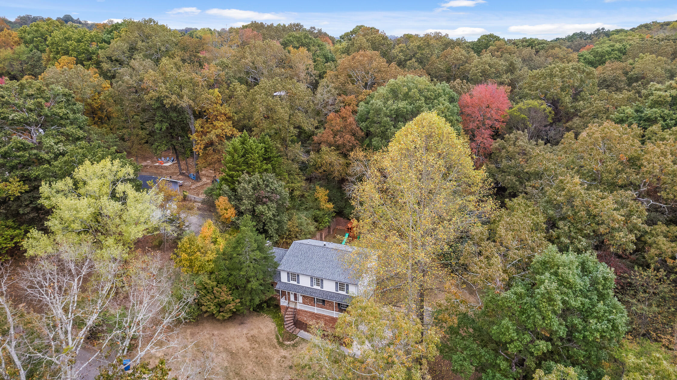 4833 Woodland Circle