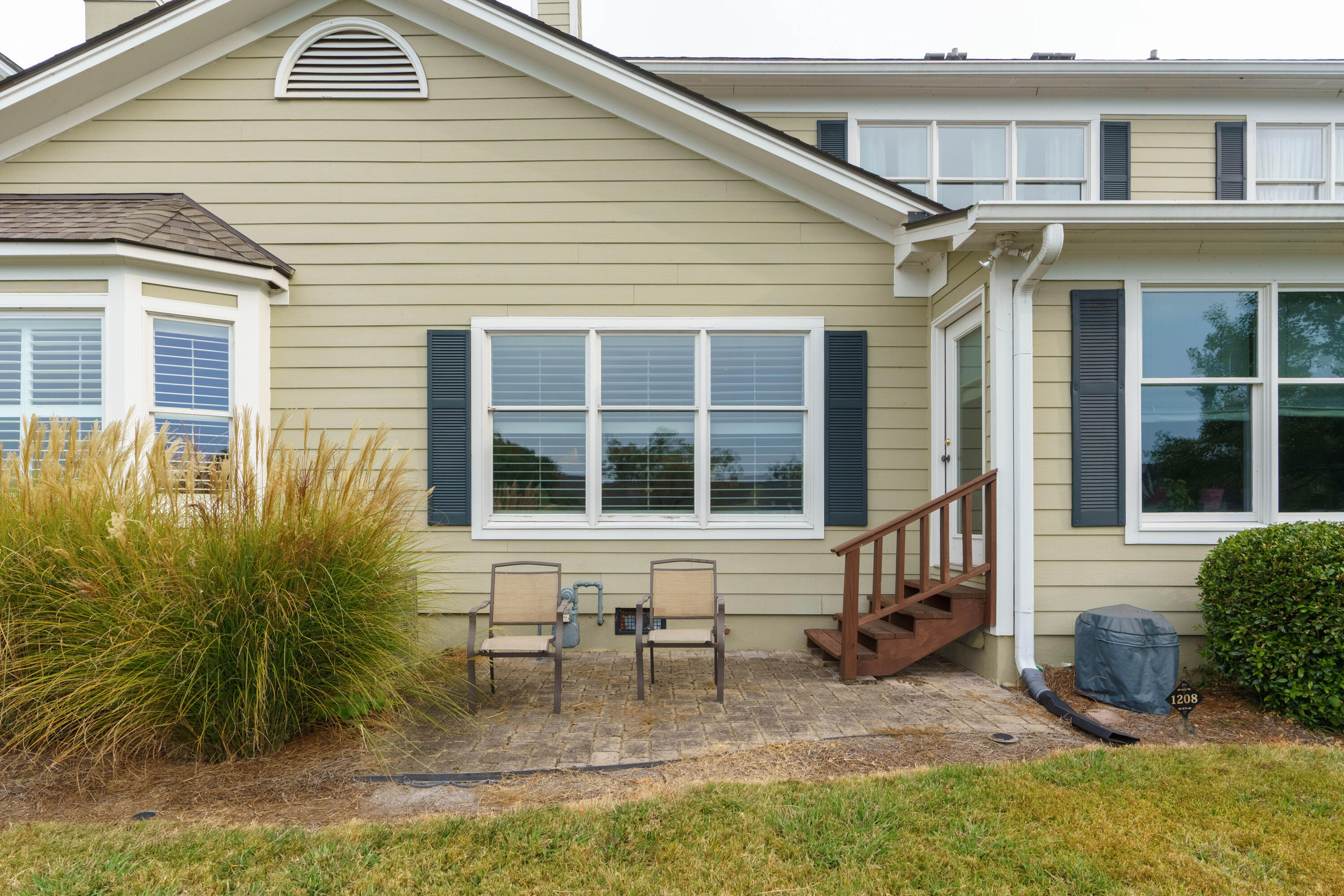 1208 Constitution Dr