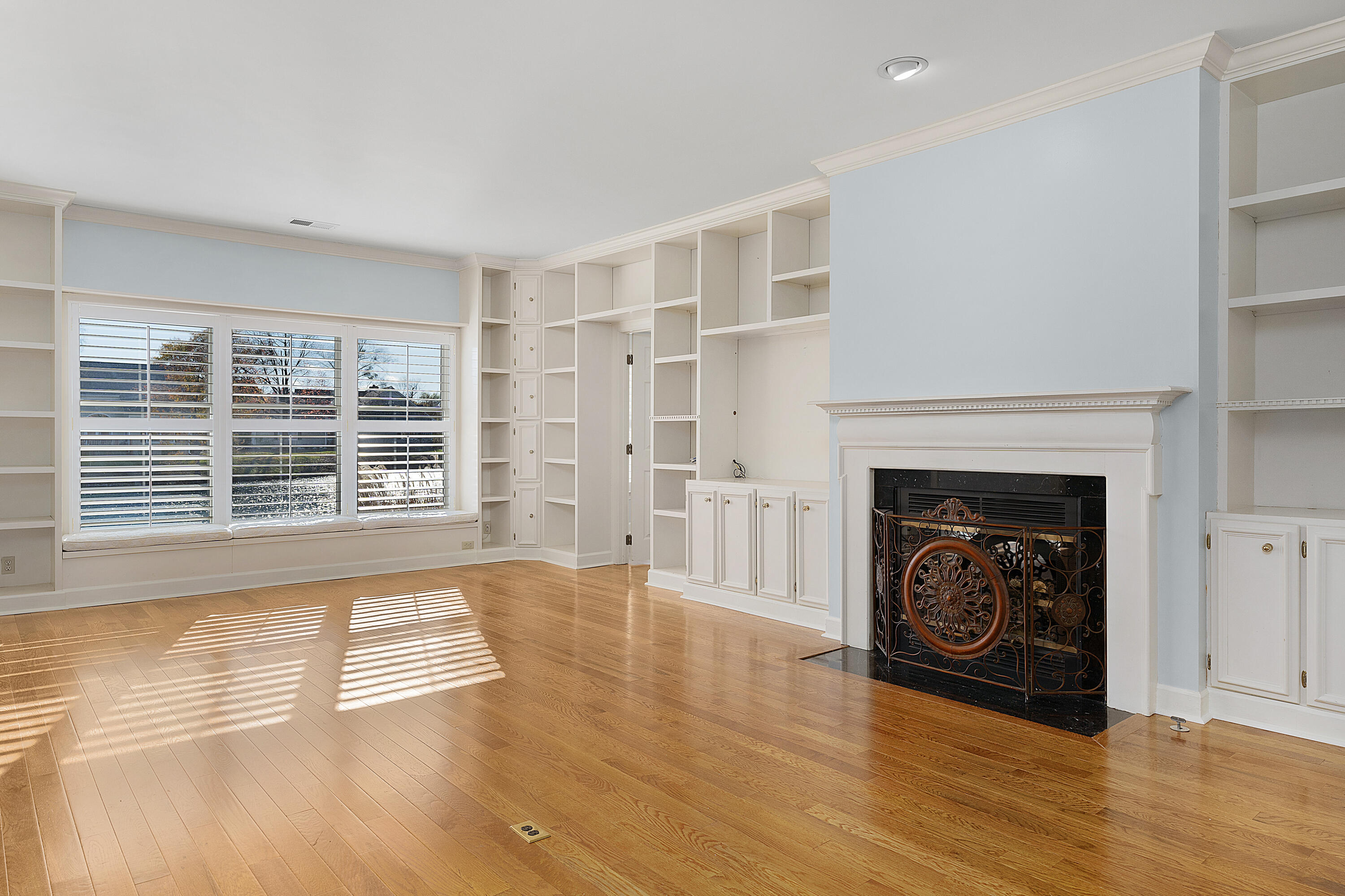 1208 Constitution Dr