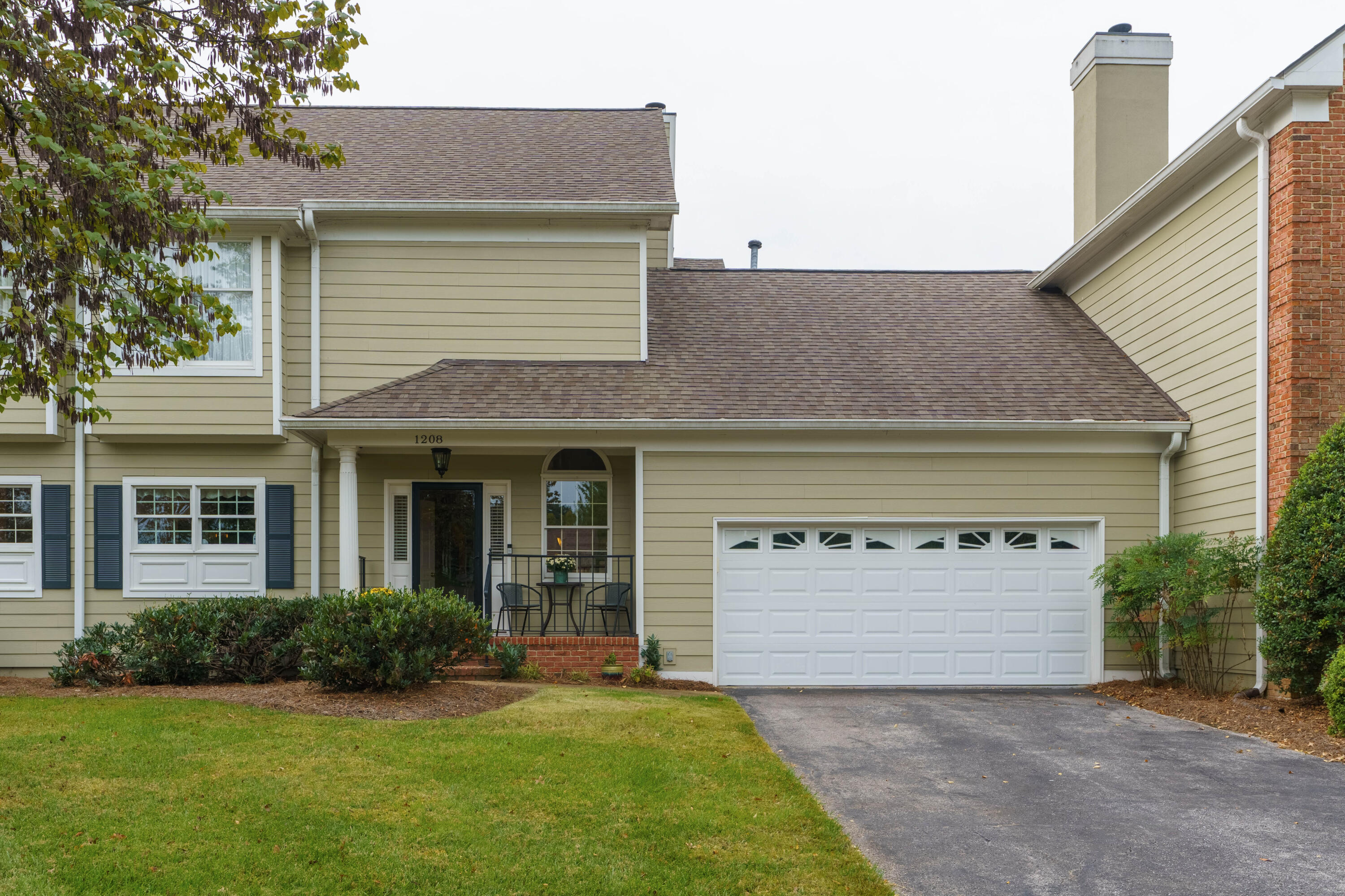1208 Constitution Dr