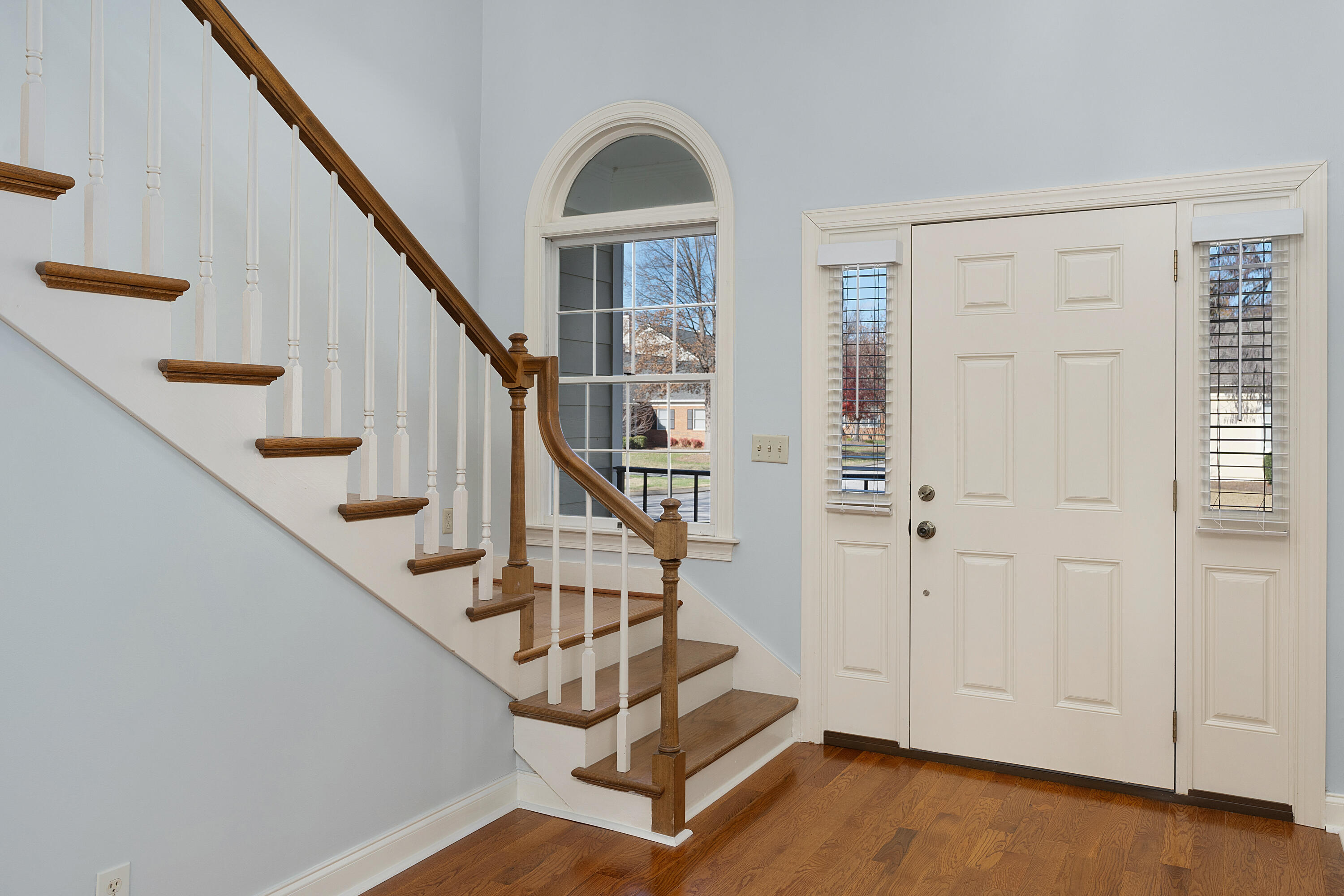 1208 Constitution Dr