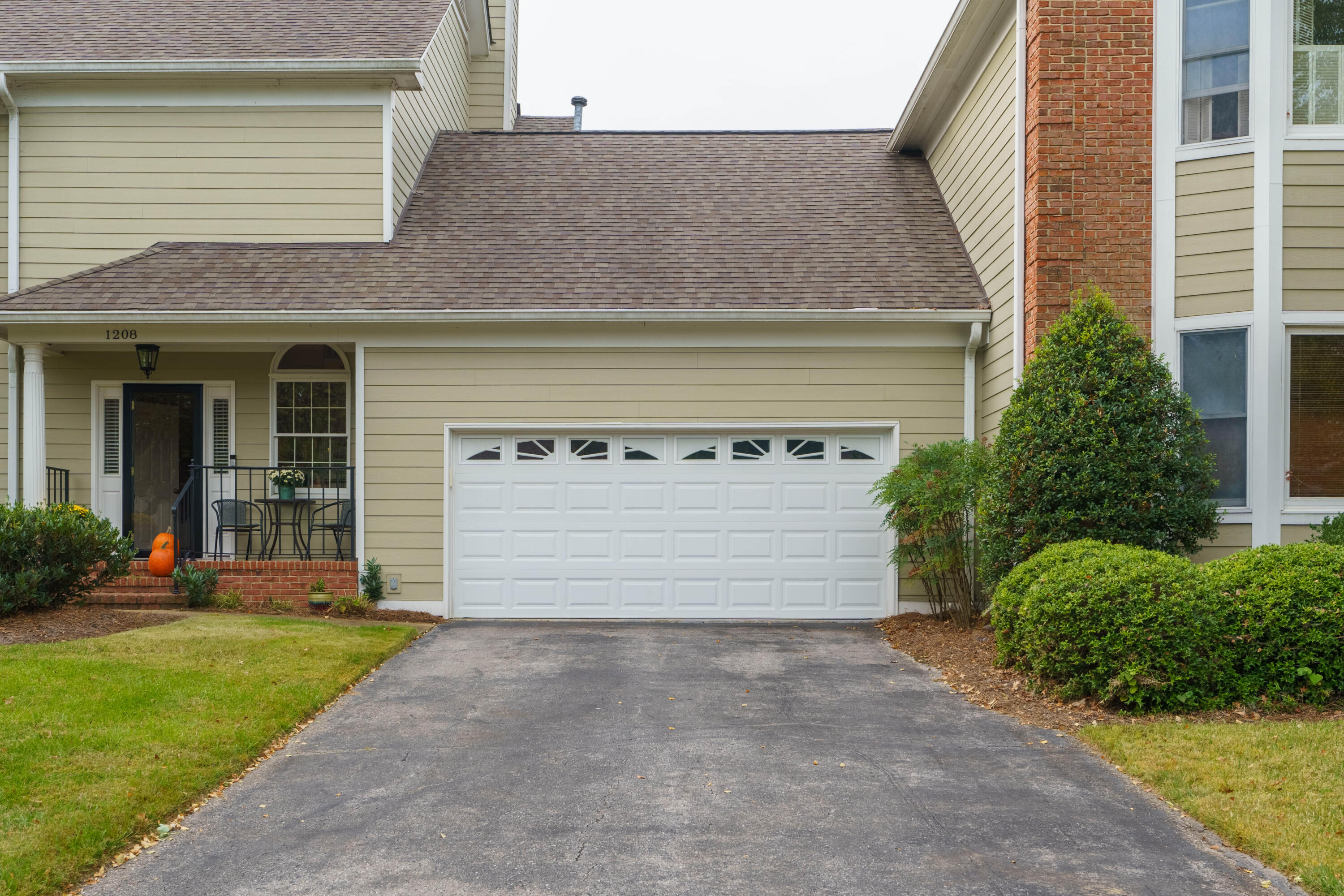 1208 Constitution Dr