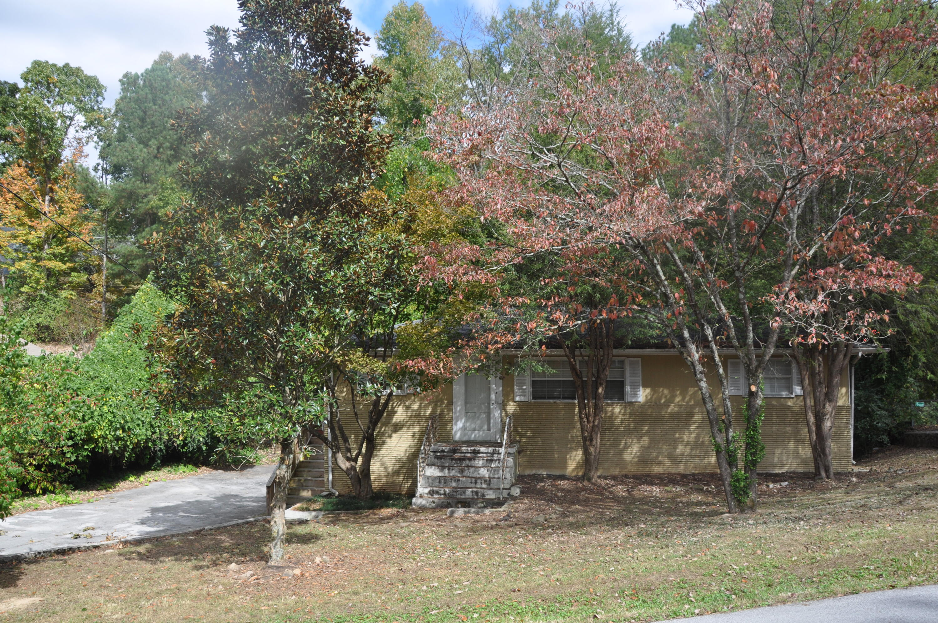 911 Lawson Street