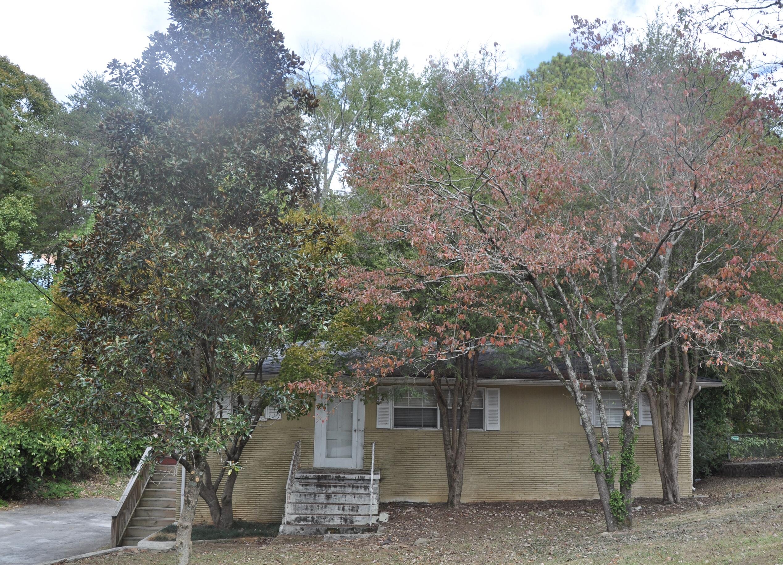 911 Lawson Street