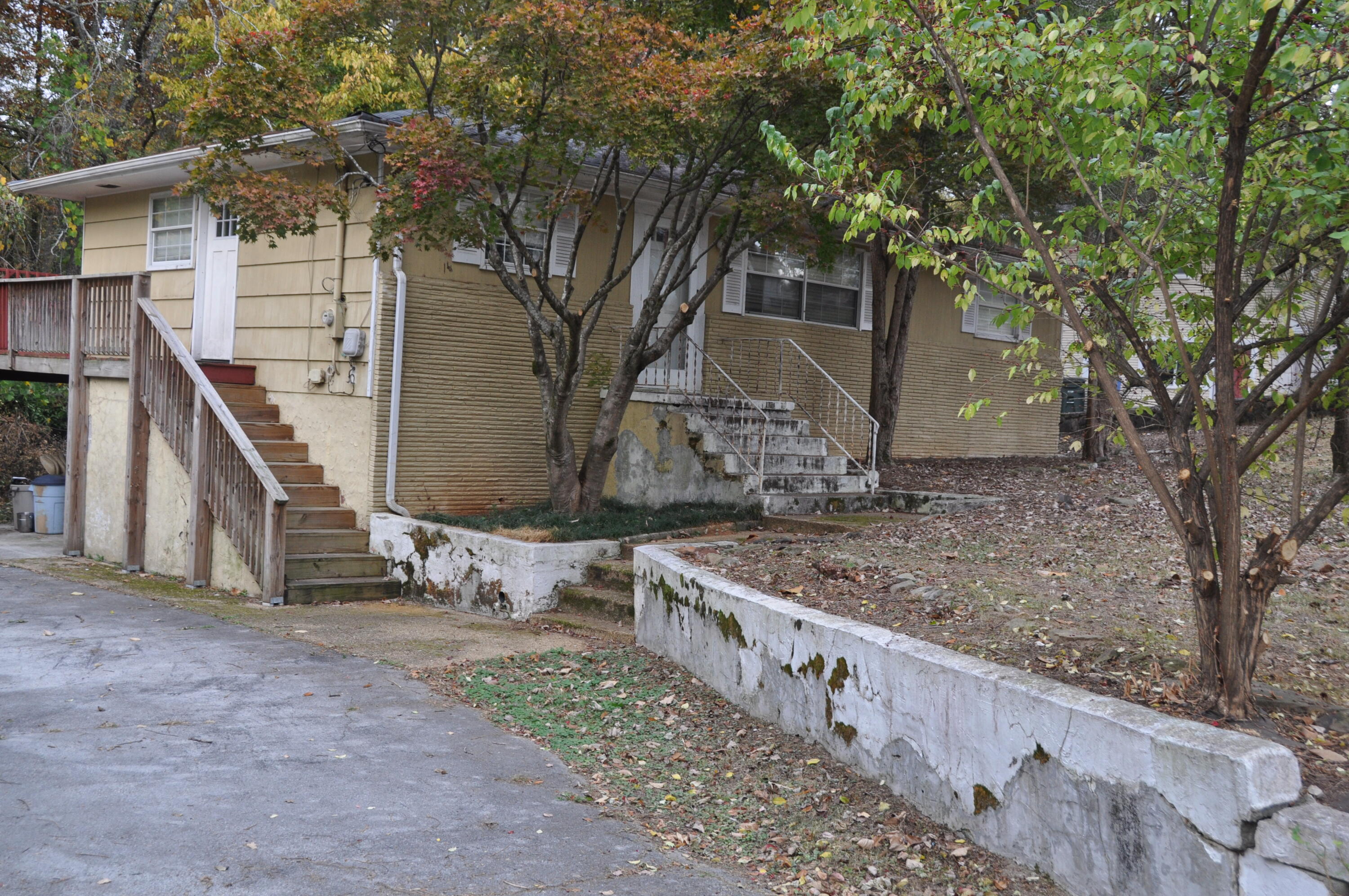 911 Lawson Street