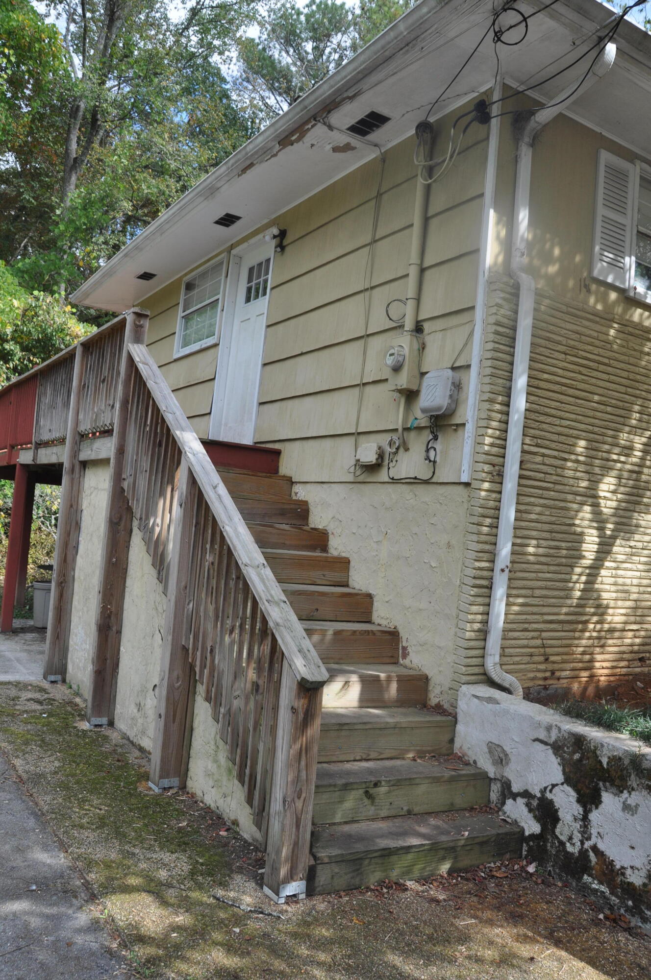 911 Lawson Street
