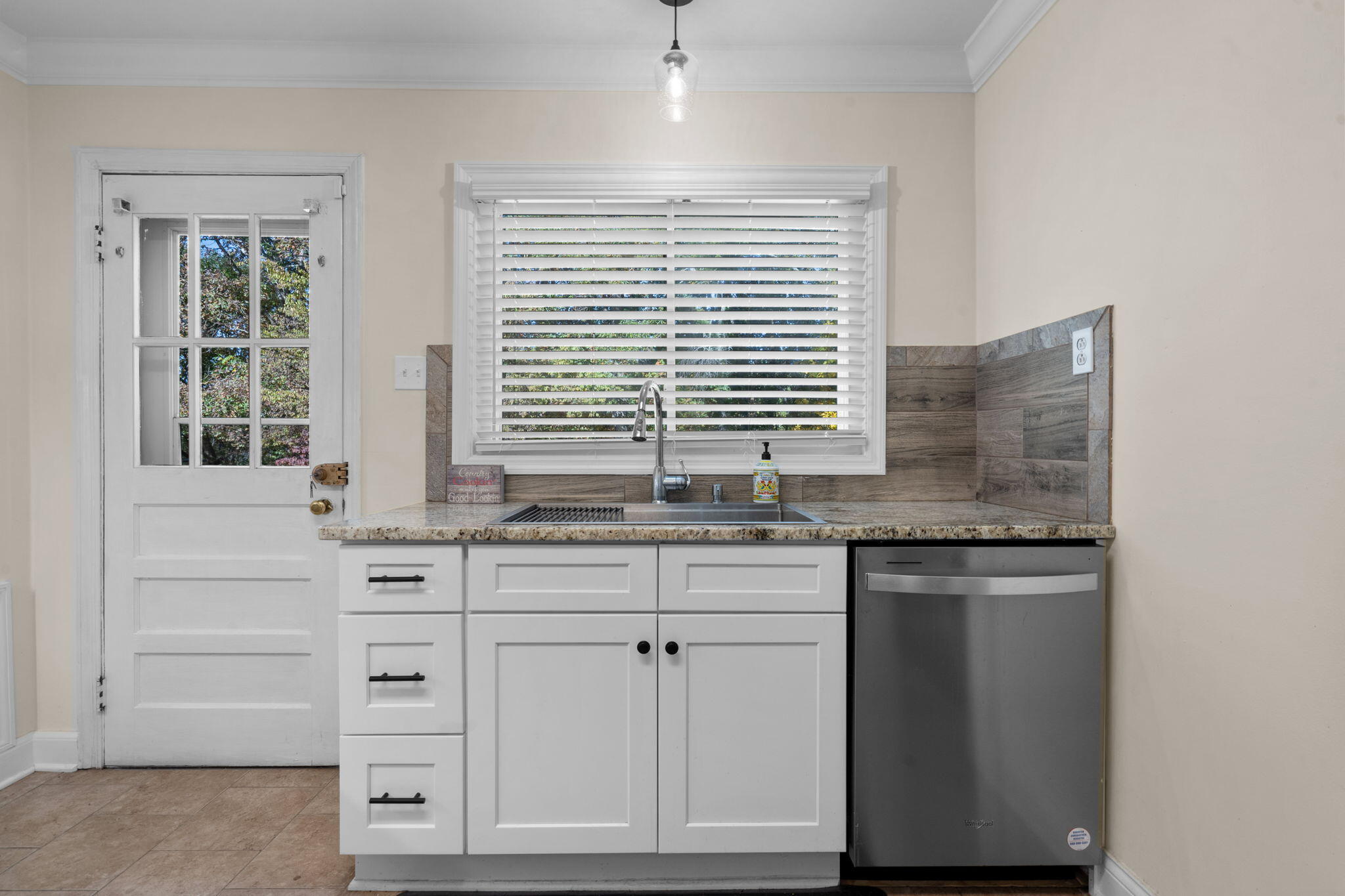9407 N Hickory Valley Road, 15