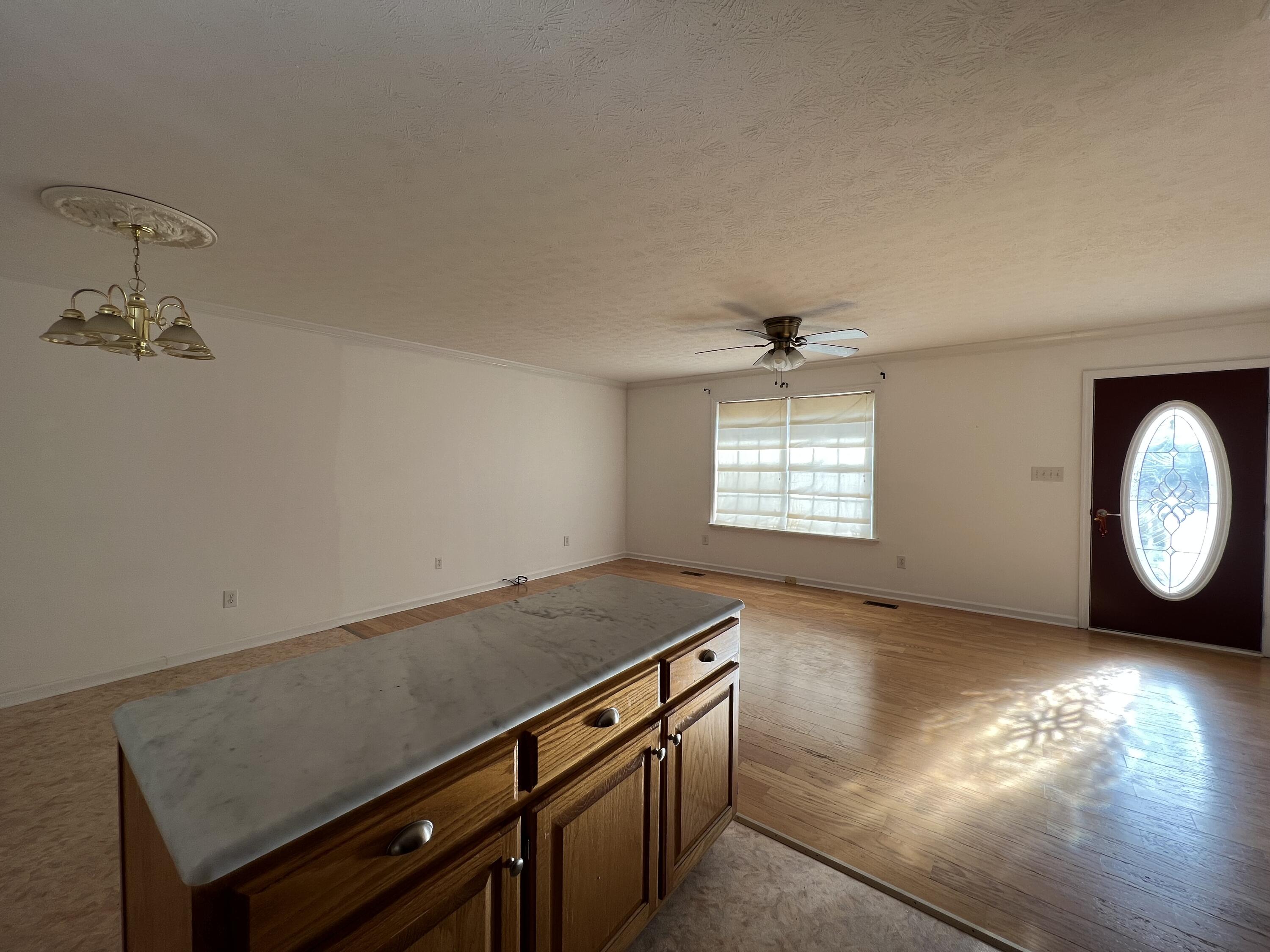 936 Crosby Lane