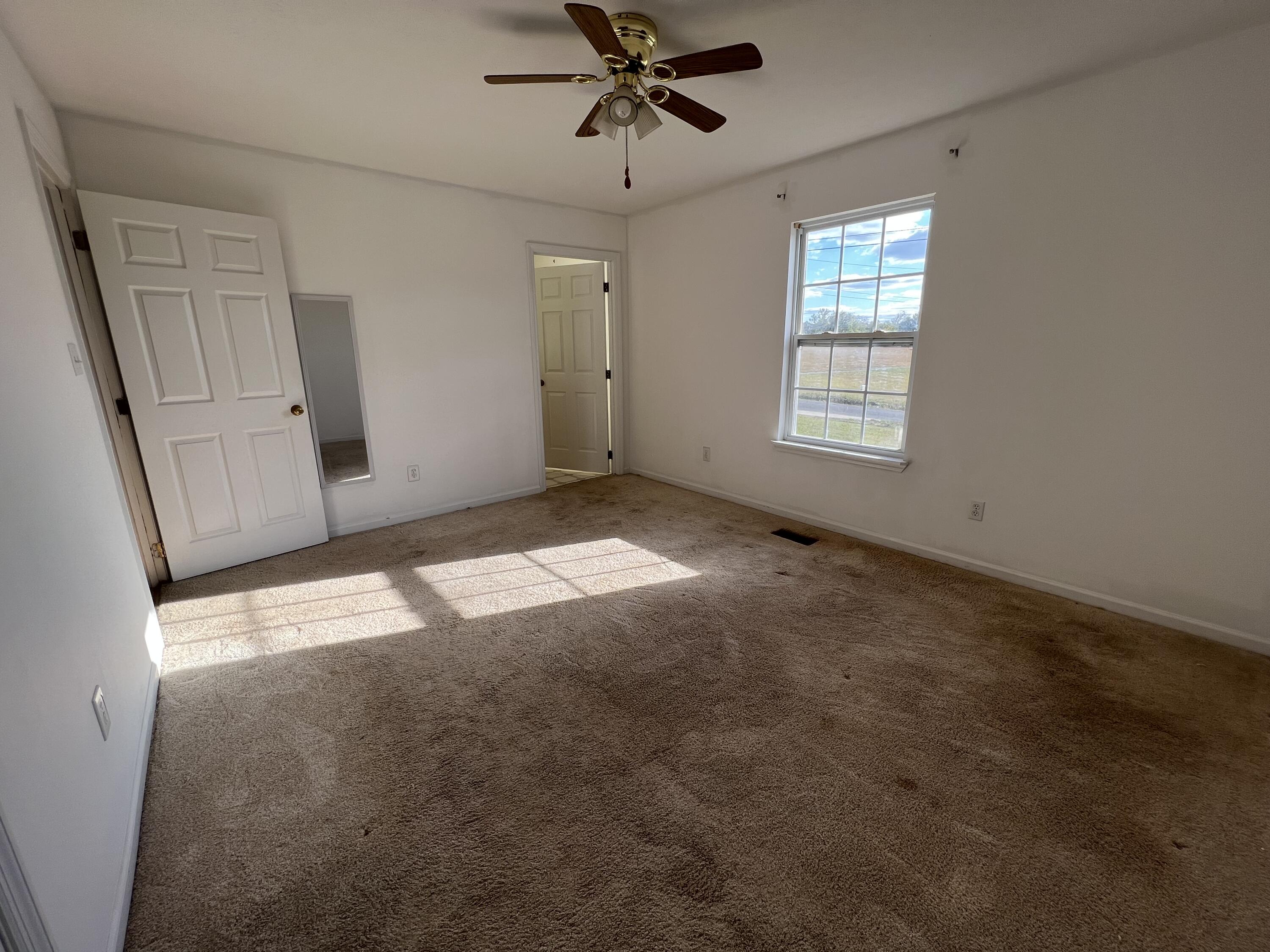 936 Crosby Lane