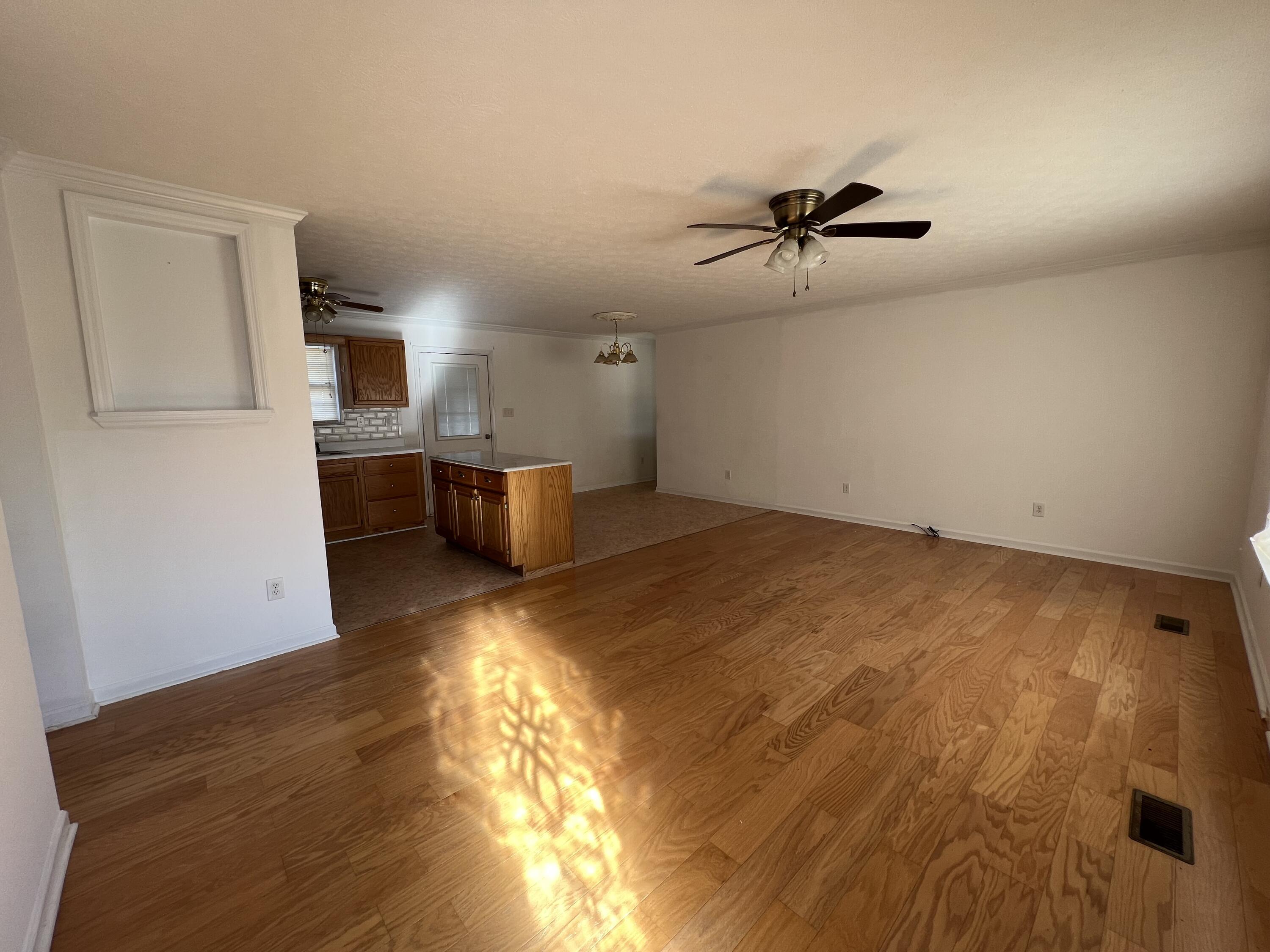 936 Crosby Lane