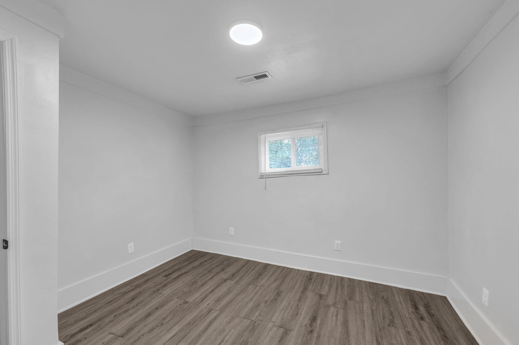 924 W 37th Street