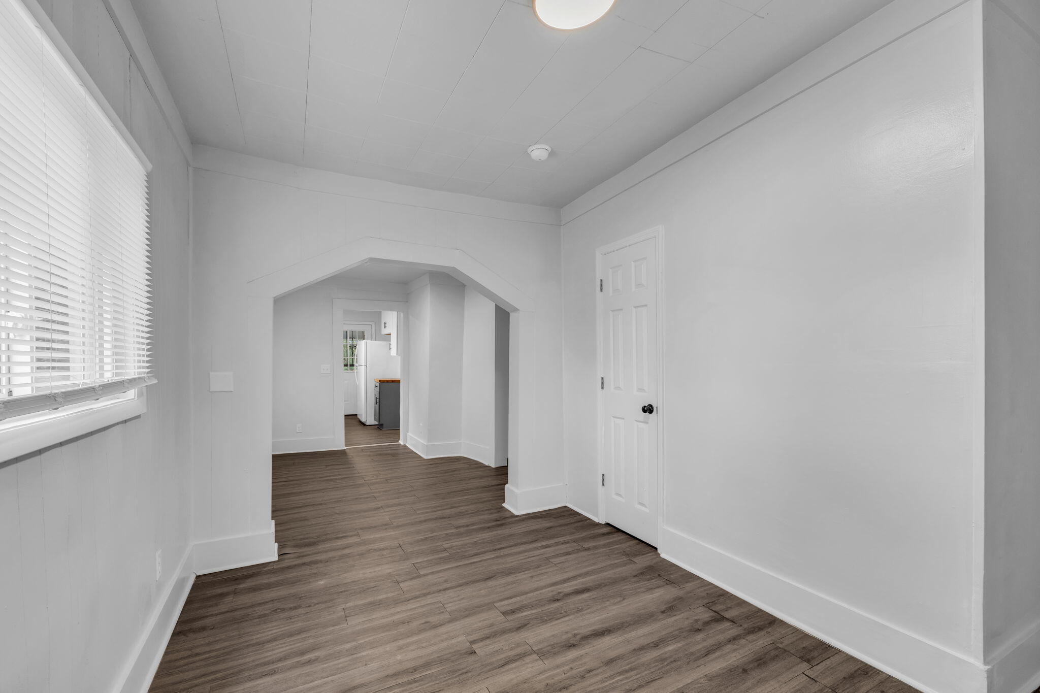 924 W 37th Street