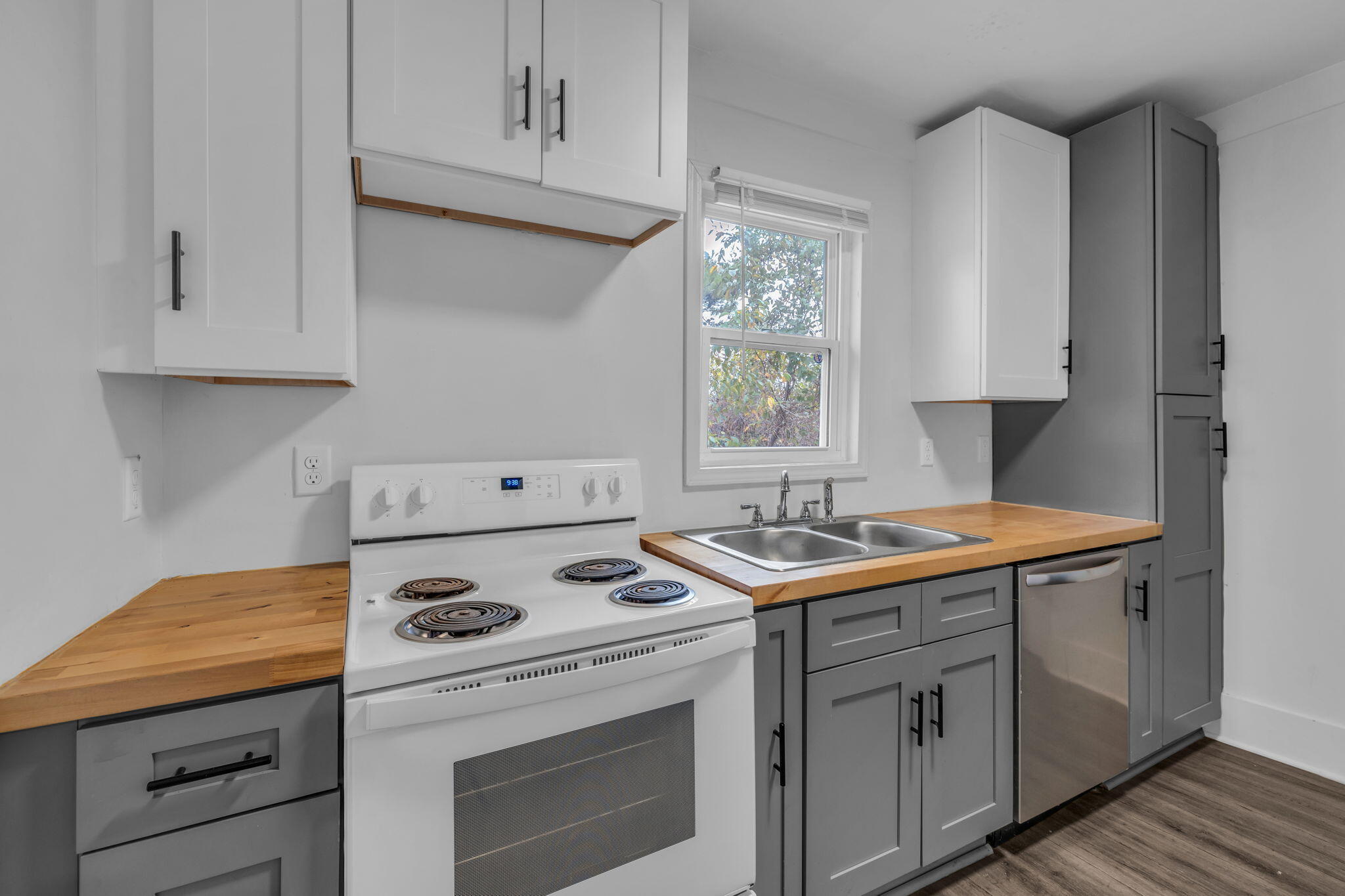 924 W 37th Street