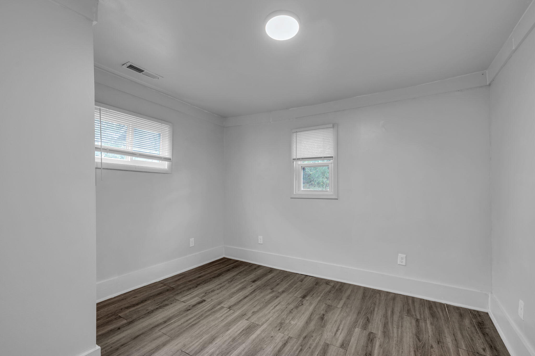 924 W 37th Street