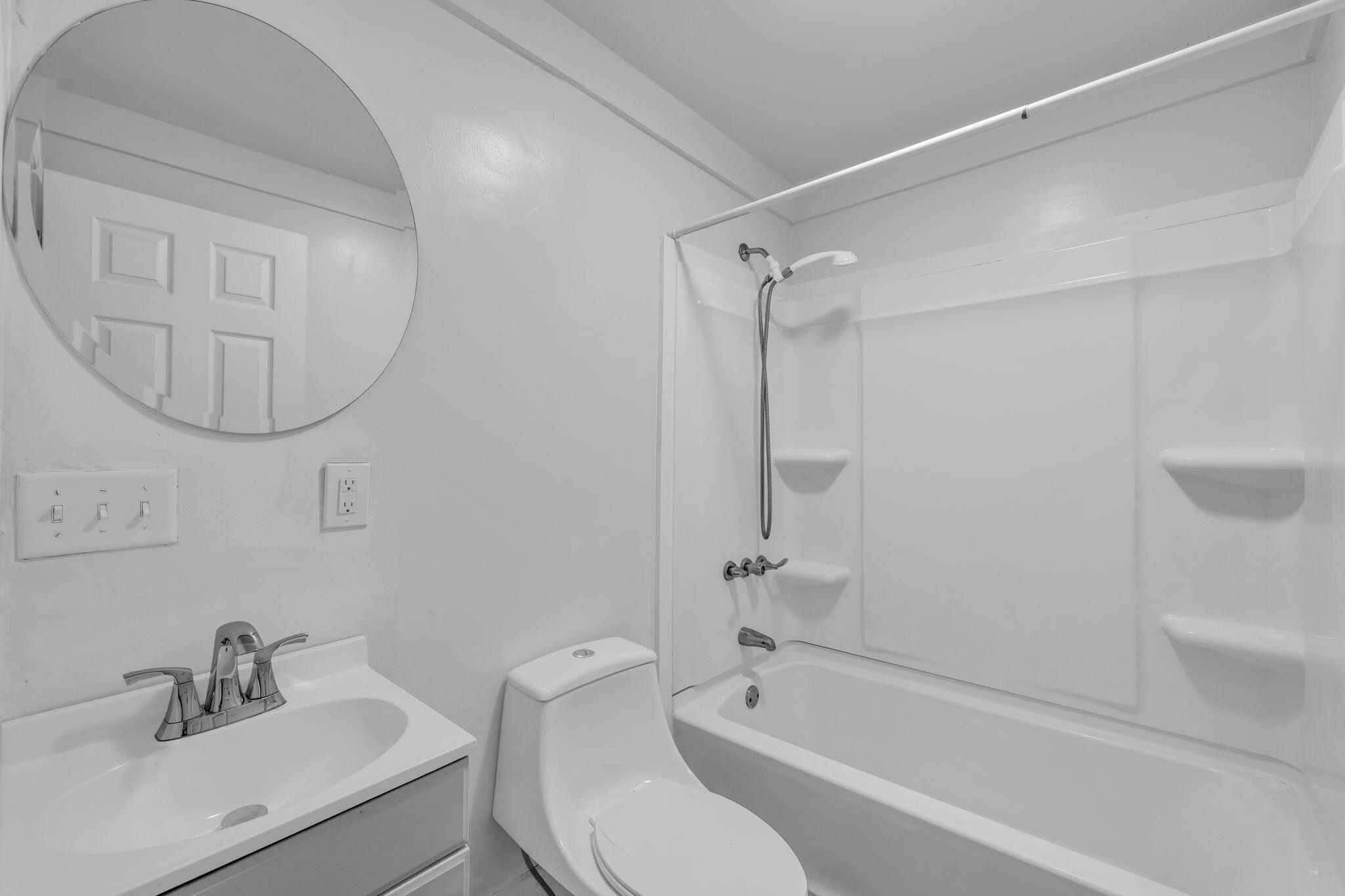 924 W 37th Street