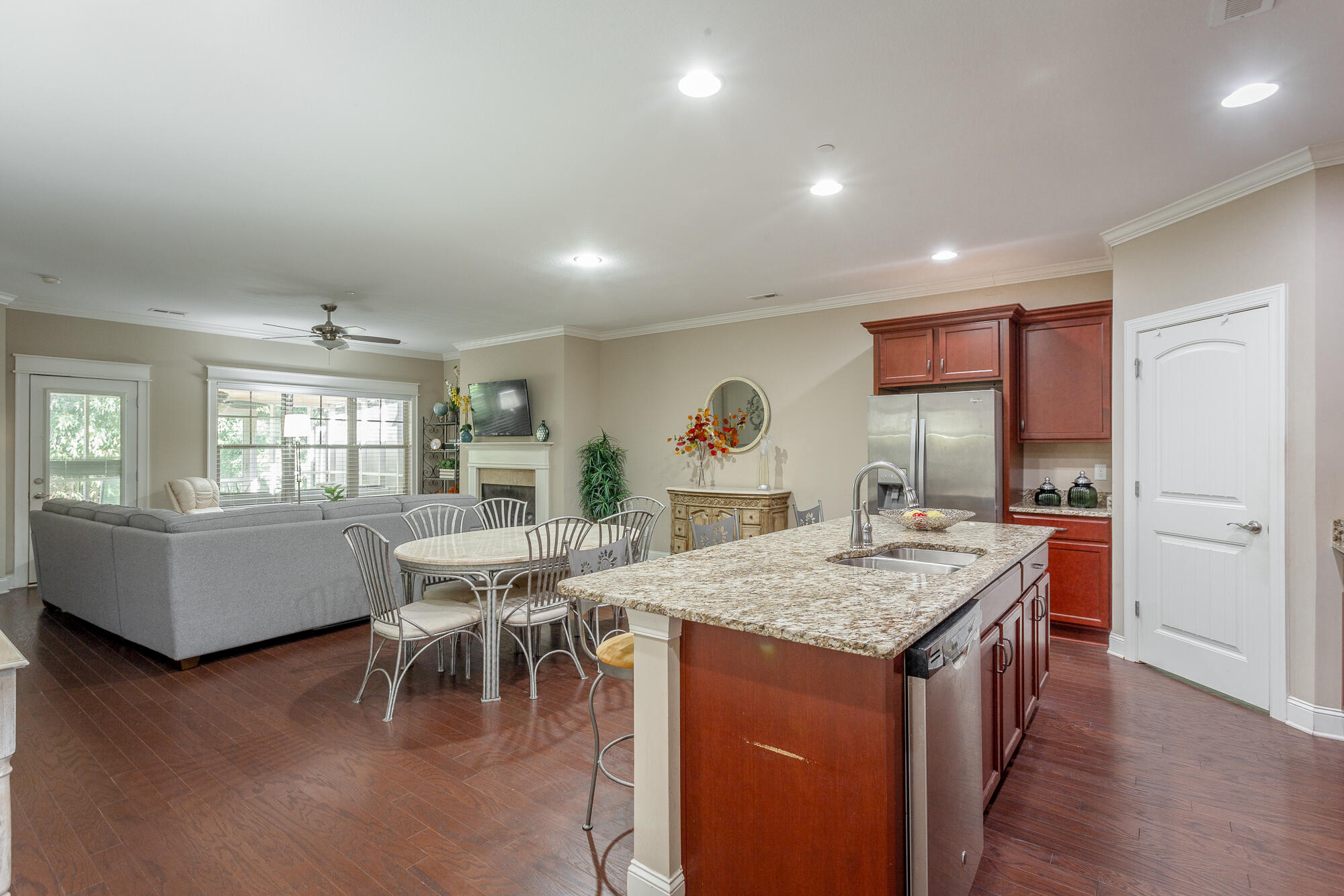 5438 Mandarin Circle
