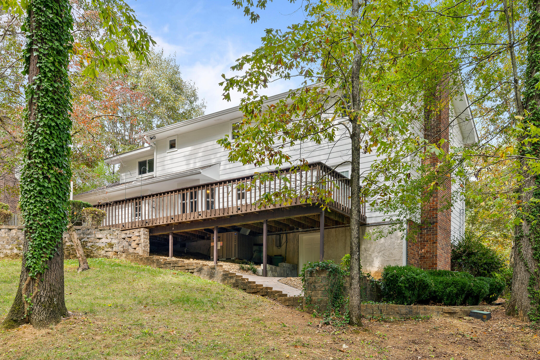 6742 Moss Lake Drive