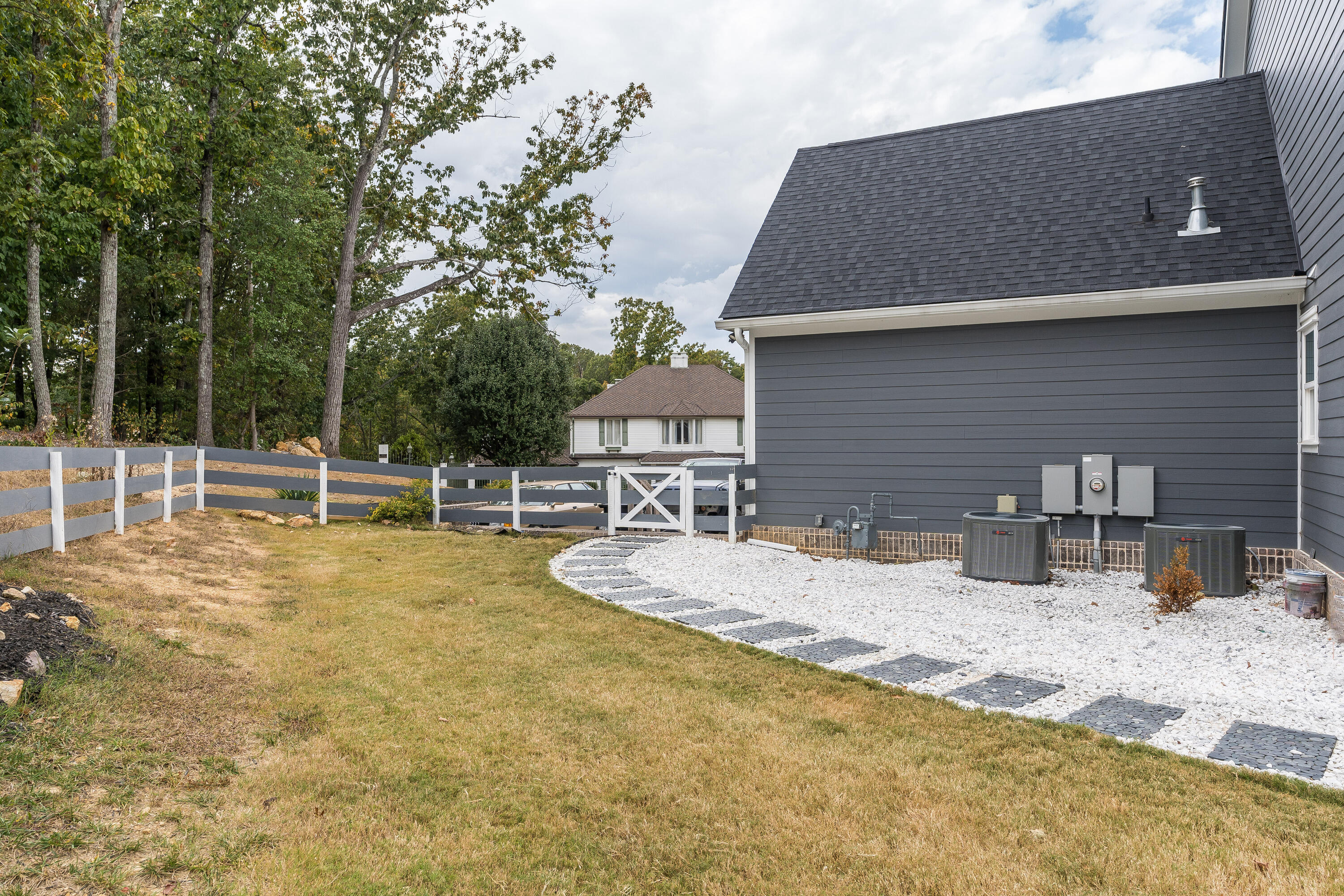 4728 Sussex Ln