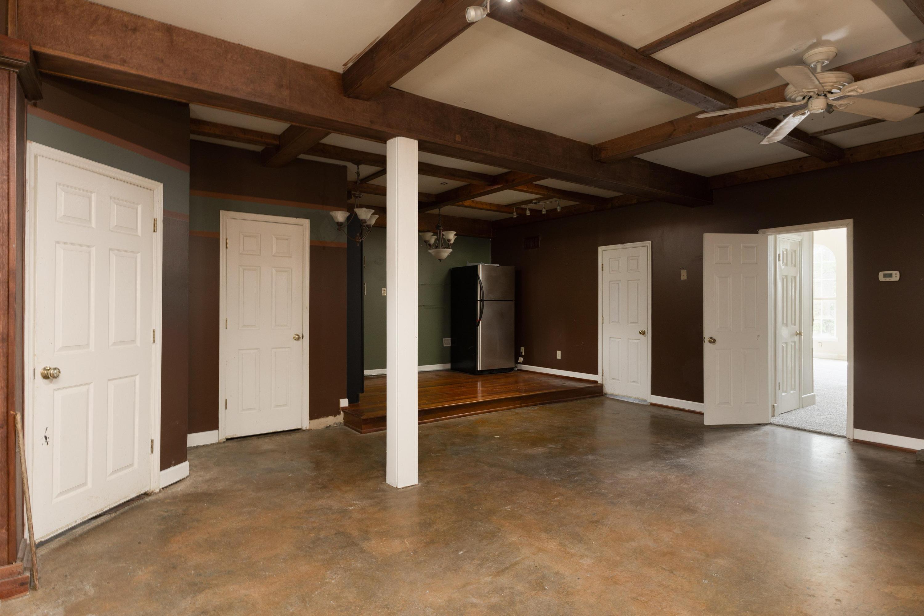 9021 Pleasant Lane