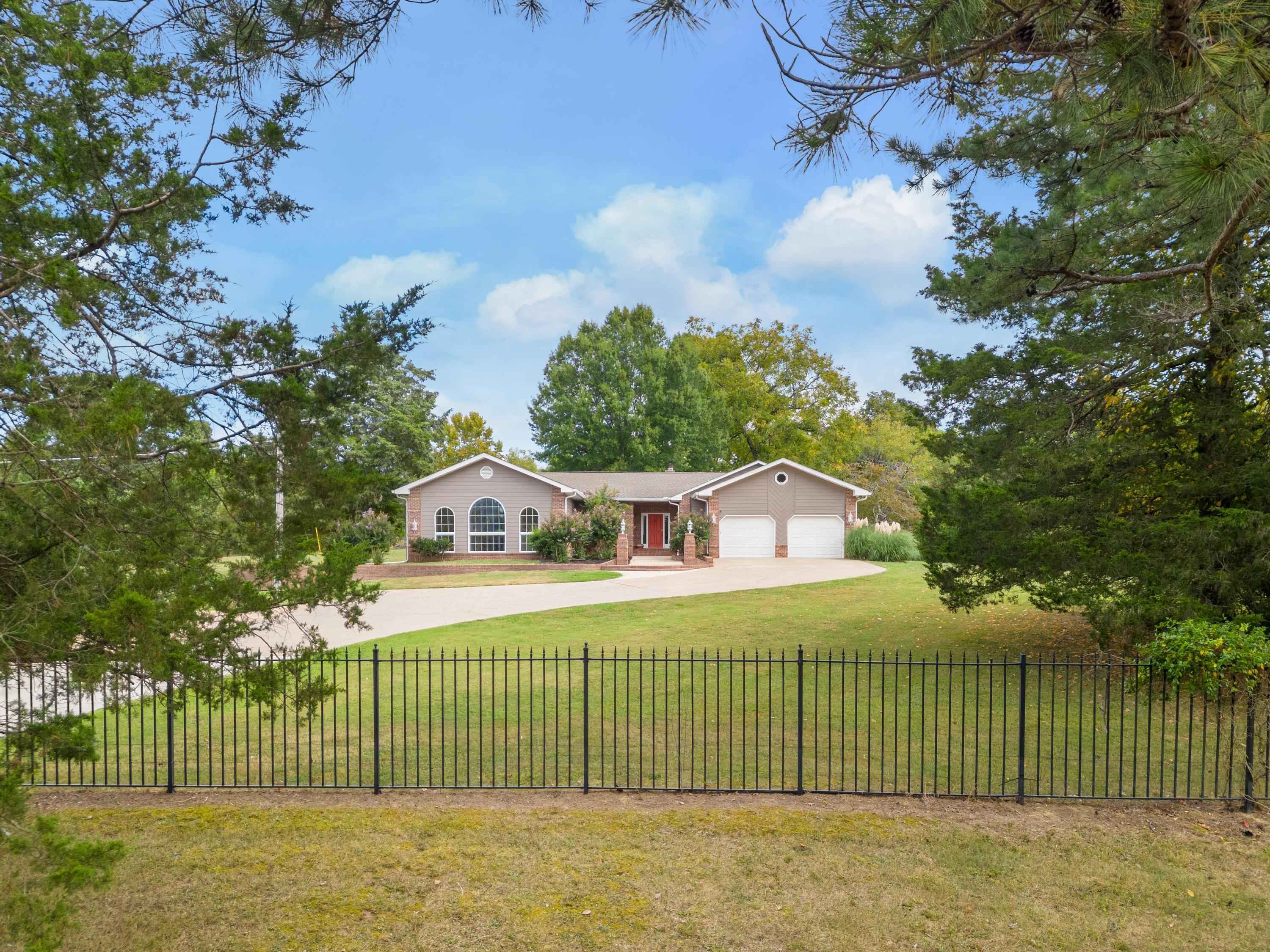9021 Pleasant Lane
