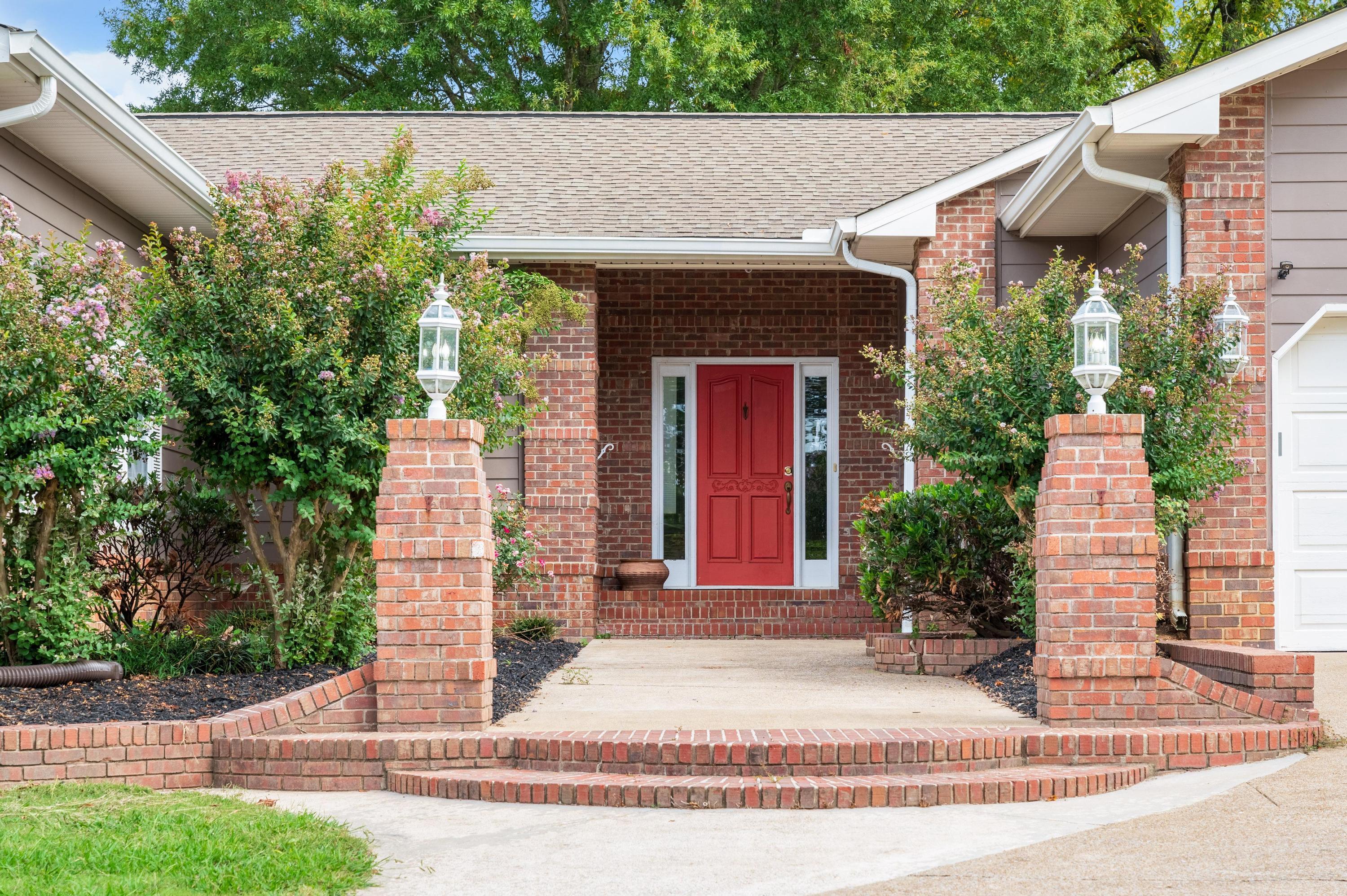 9021 Pleasant Lane