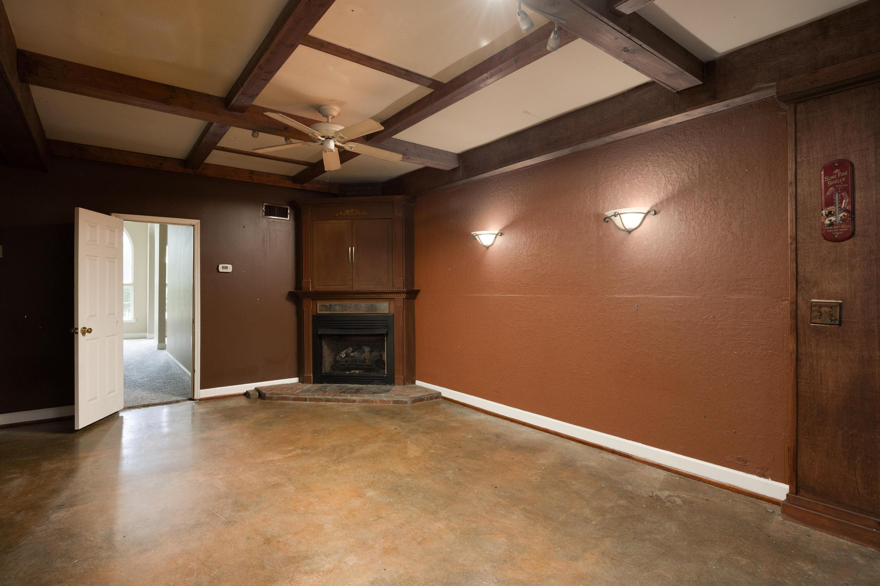 9021 Pleasant Lane