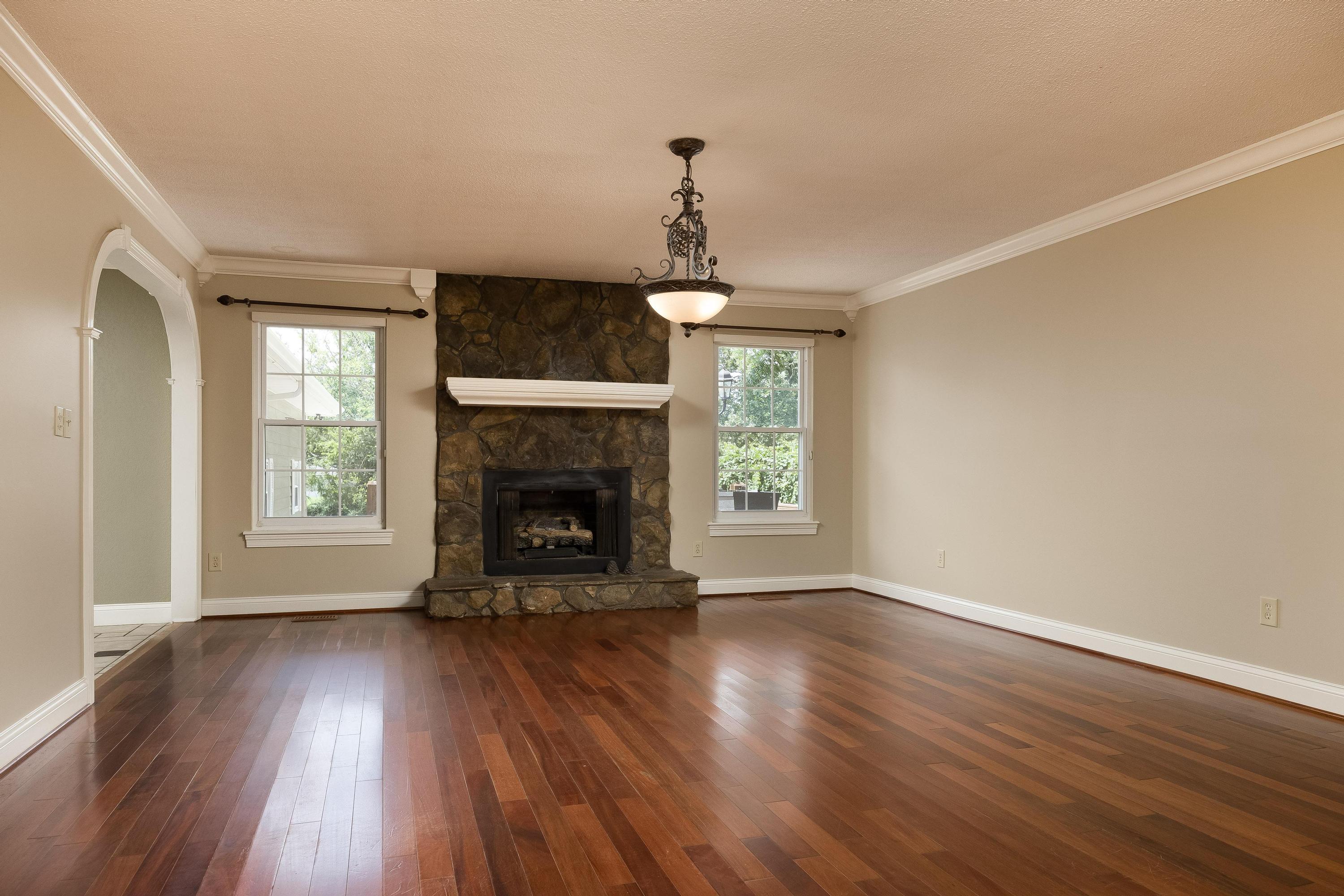 9021 Pleasant Lane