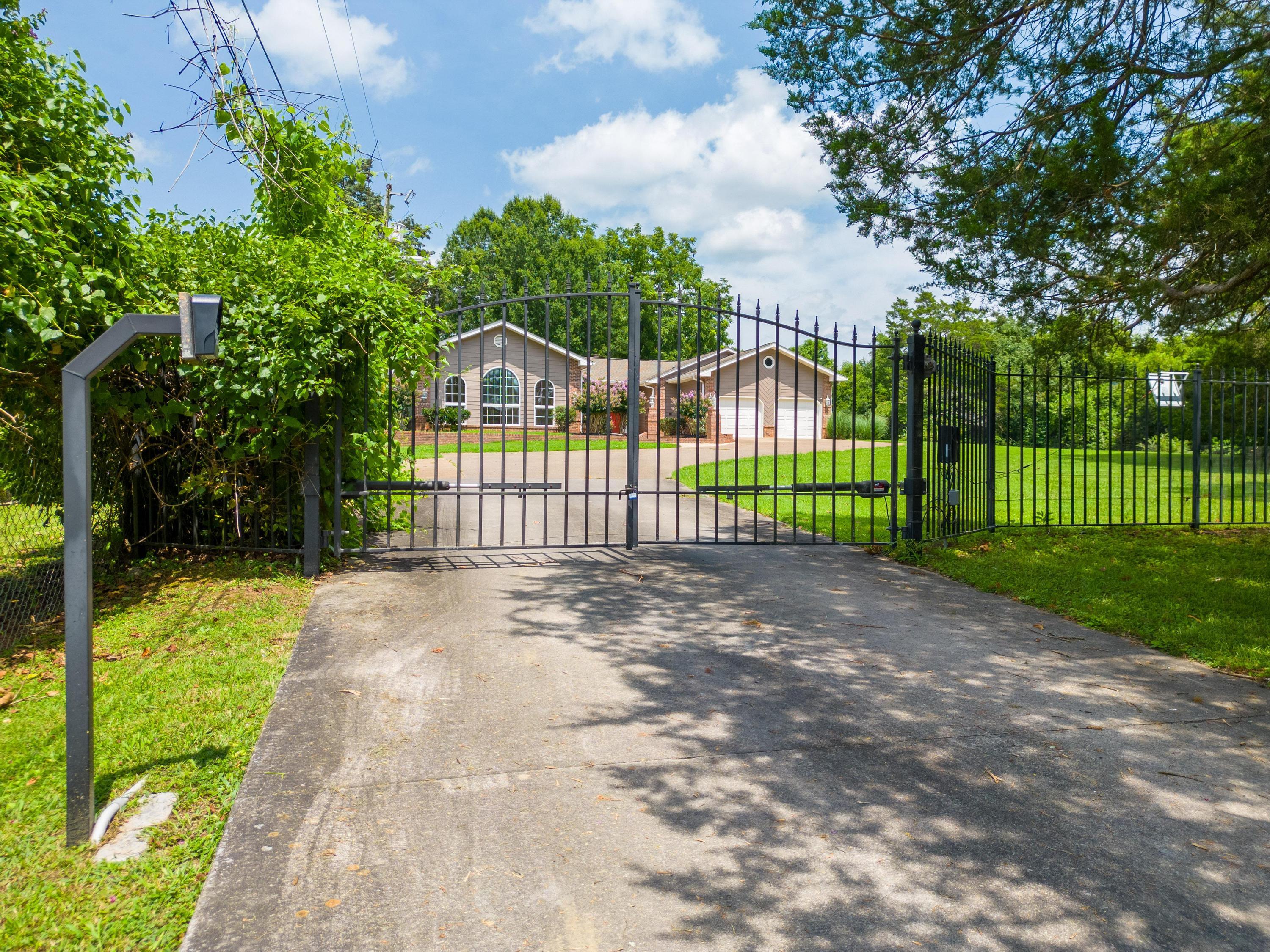 9021 Pleasant Lane