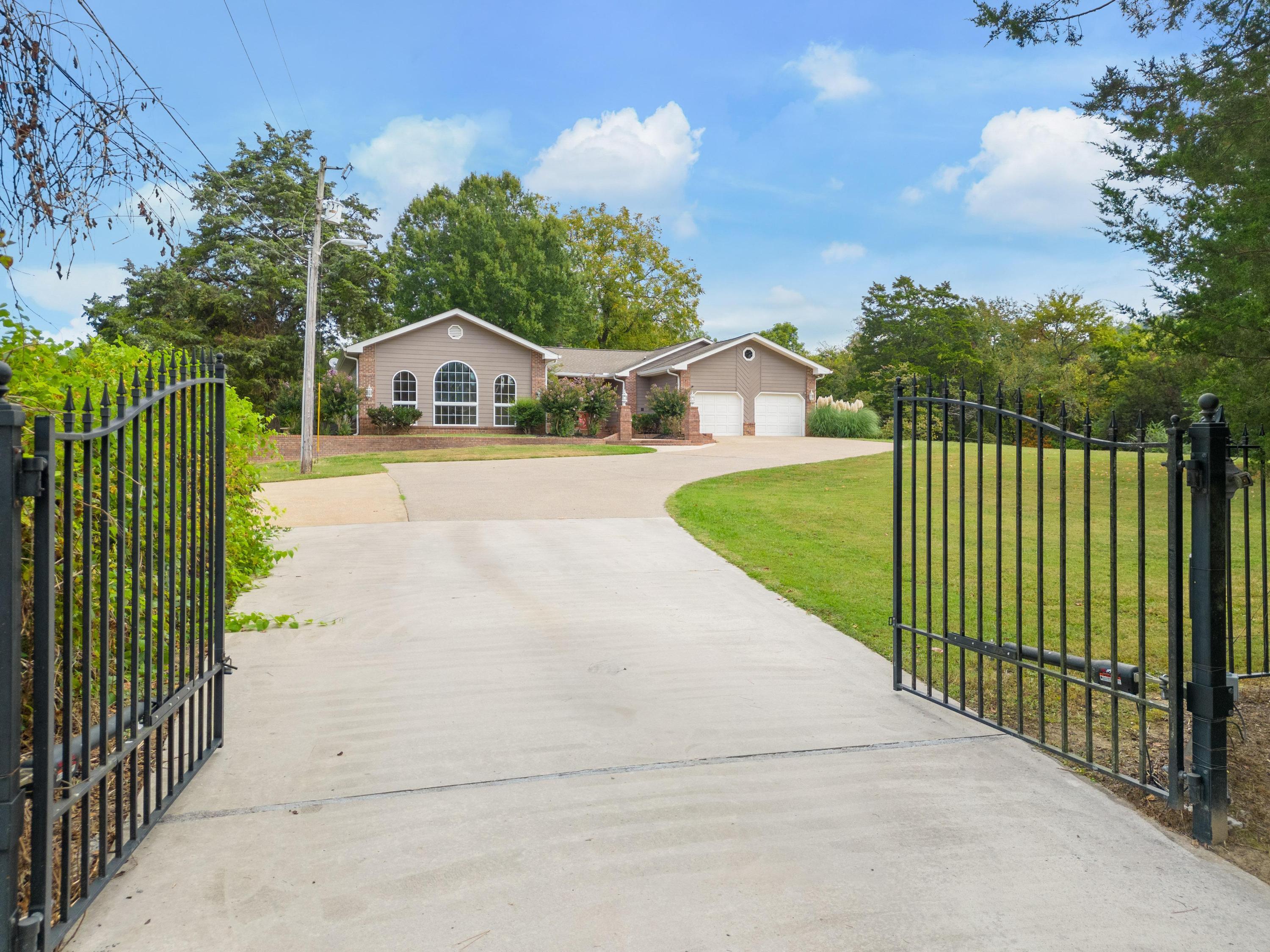 9021 Pleasant Lane