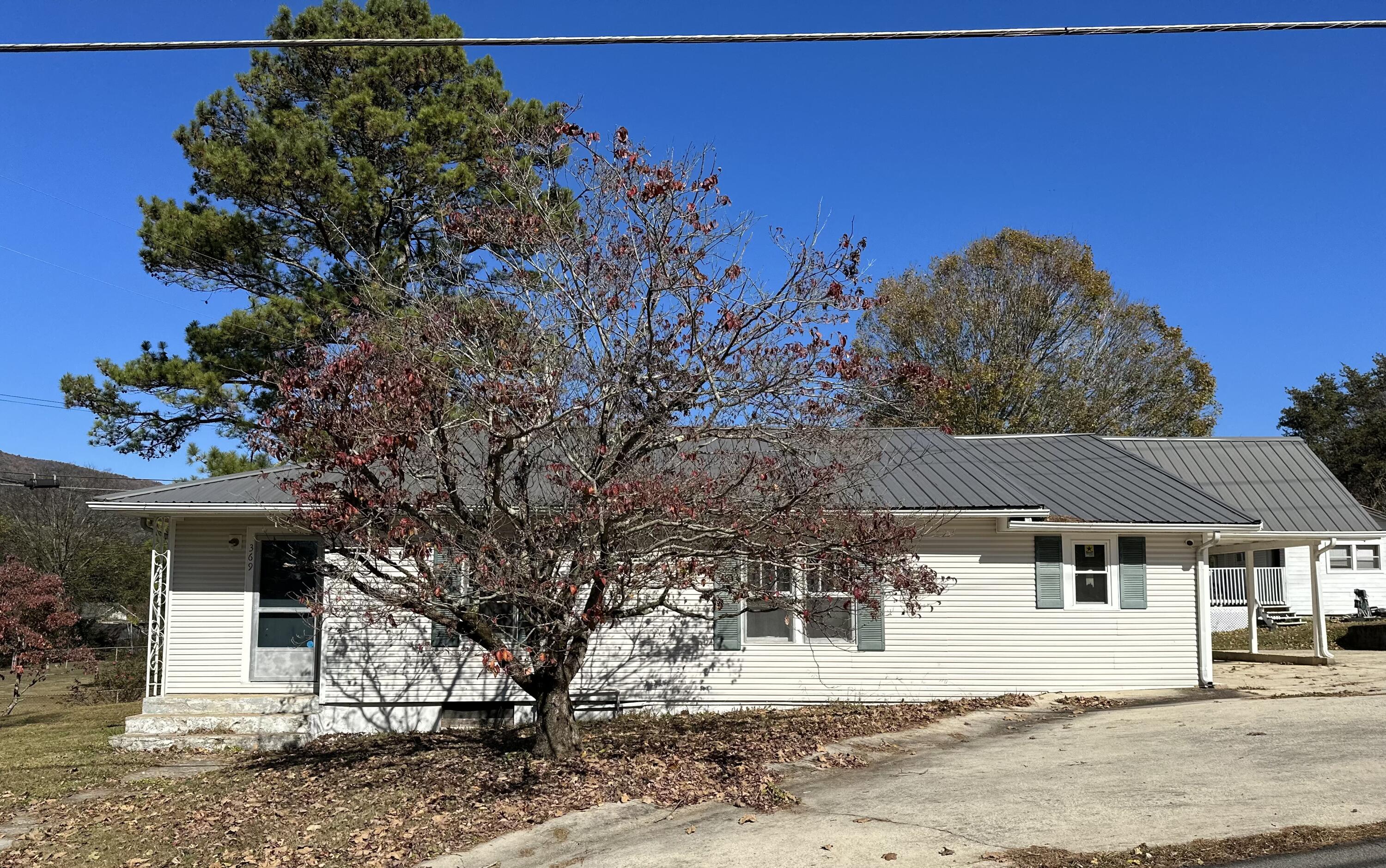 369 E Illinois Avenue