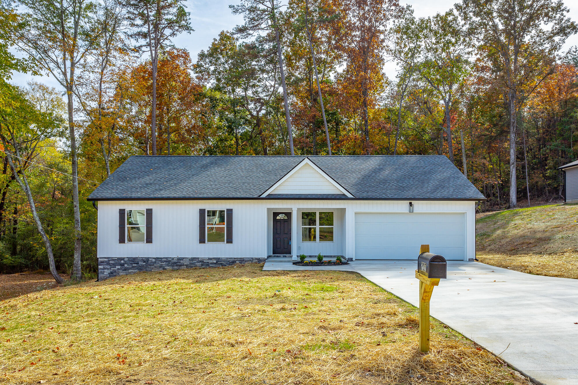 207 Darvin Lane, LaFayette