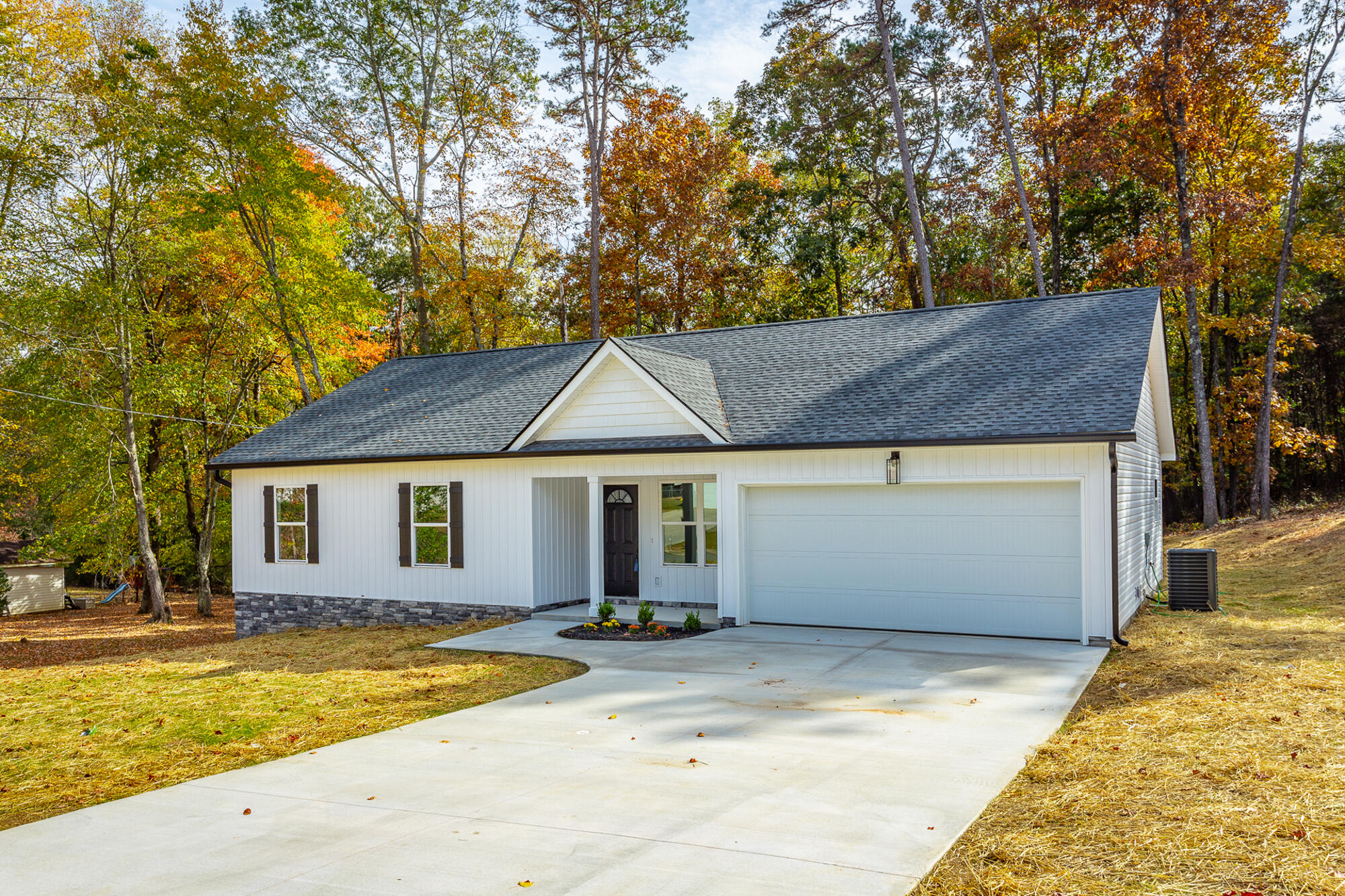 207 Darvin Lane, LaFayette