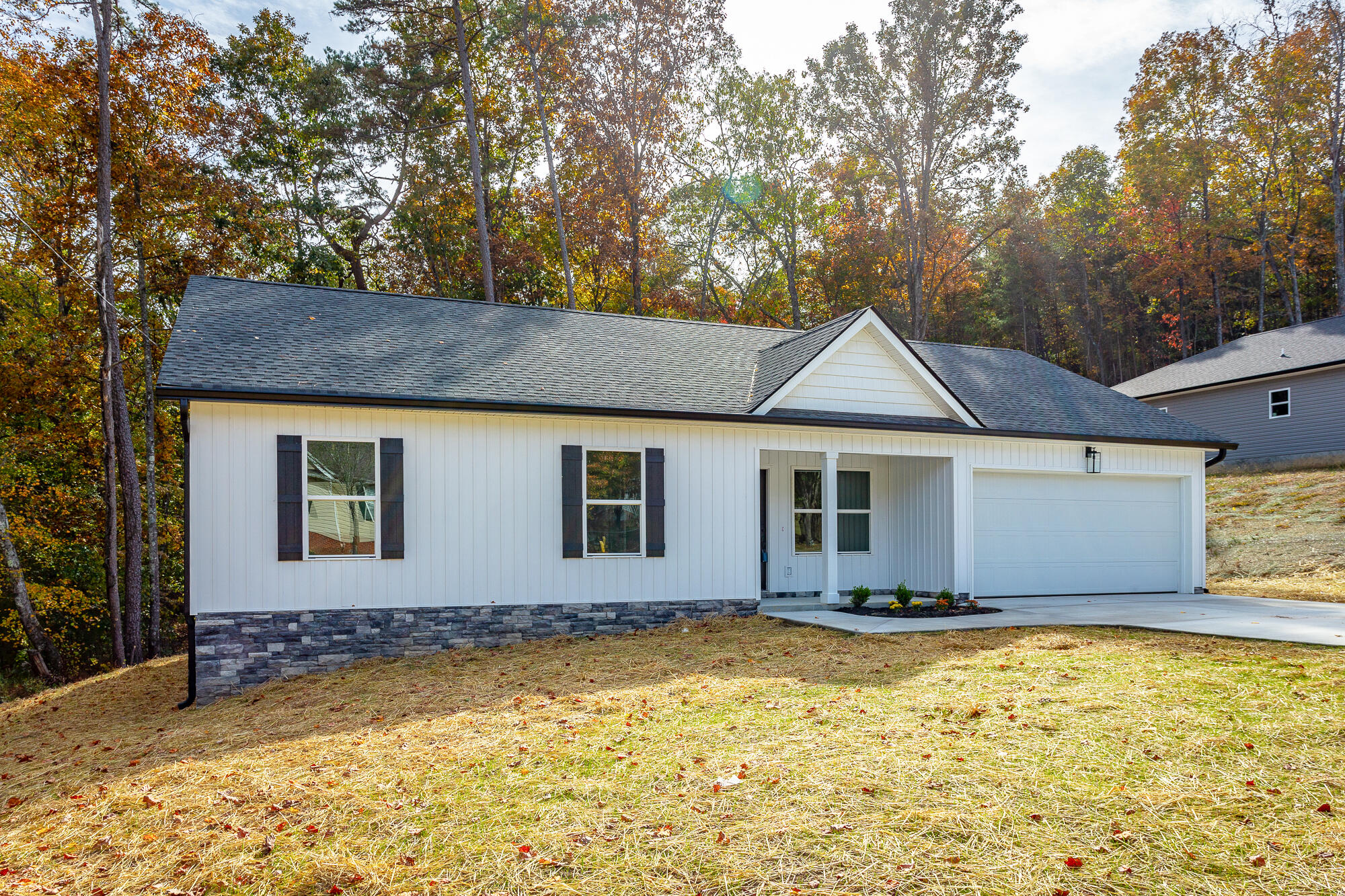 207 Darvin Lane, LaFayette