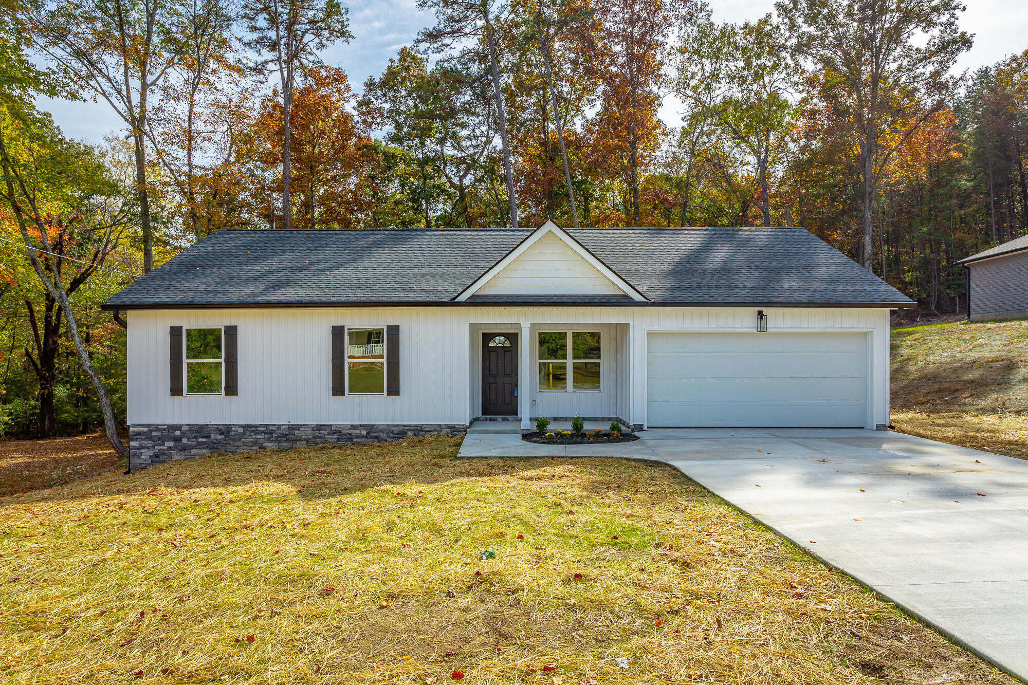 207 Darvin Lane, LaFayette