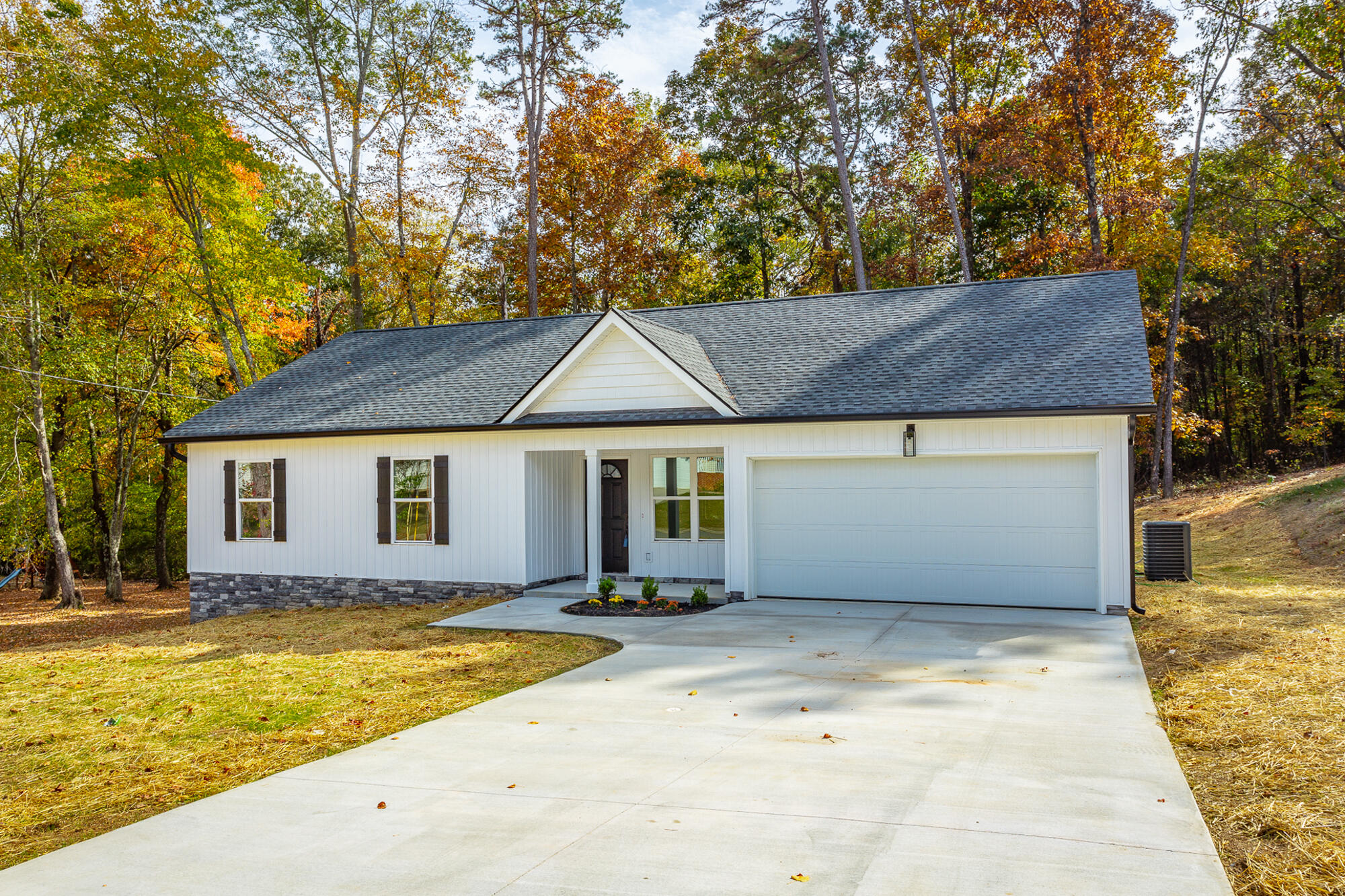 207 Darvin Lane, LaFayette