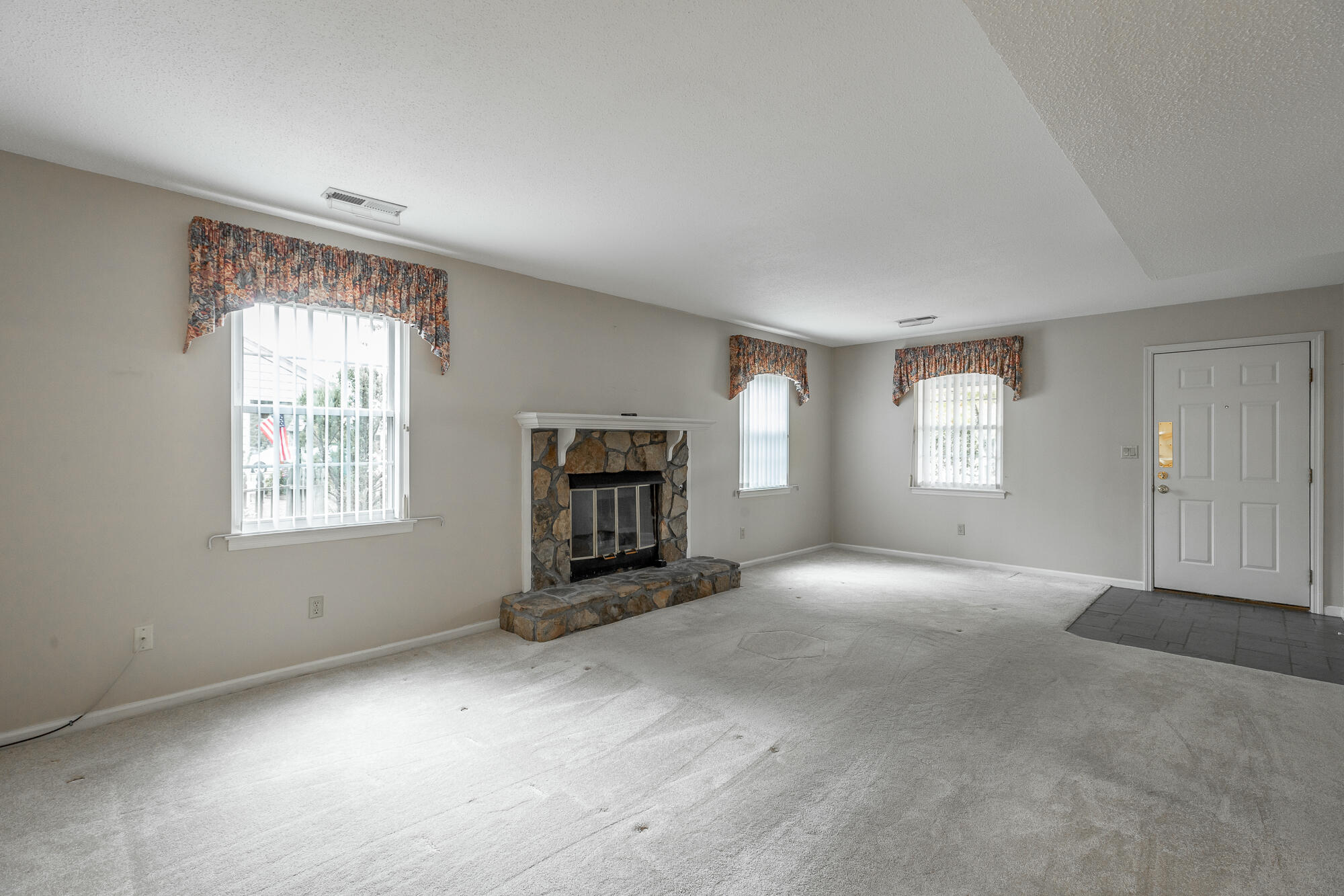 1300 Leaside Lane