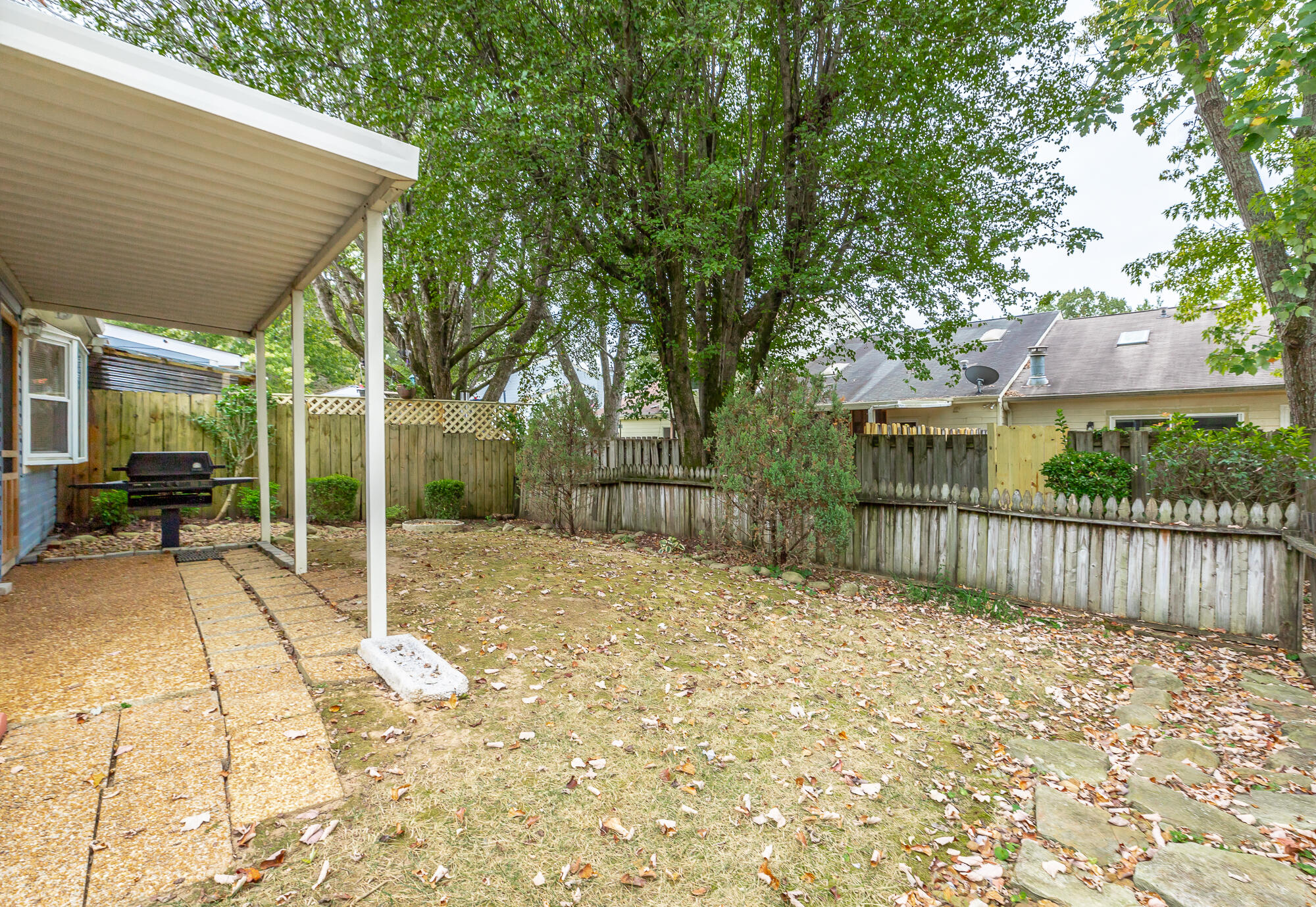 1300 Leaside Lane