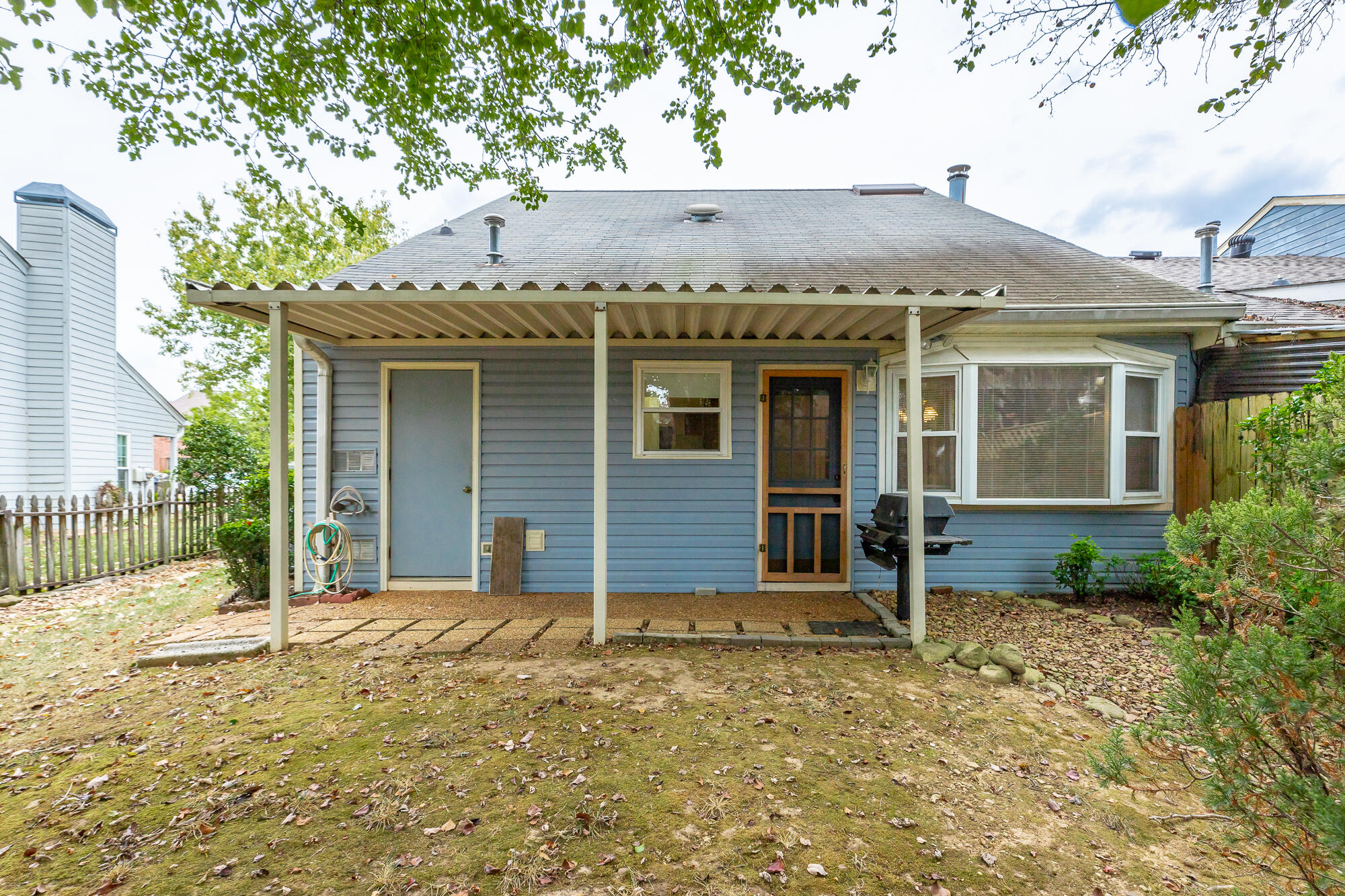 1300 Leaside Lane