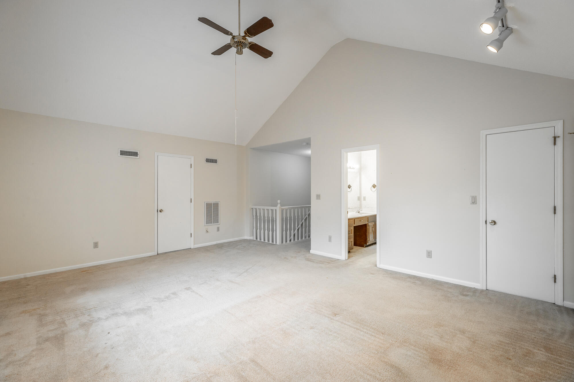 1300 Leaside Lane