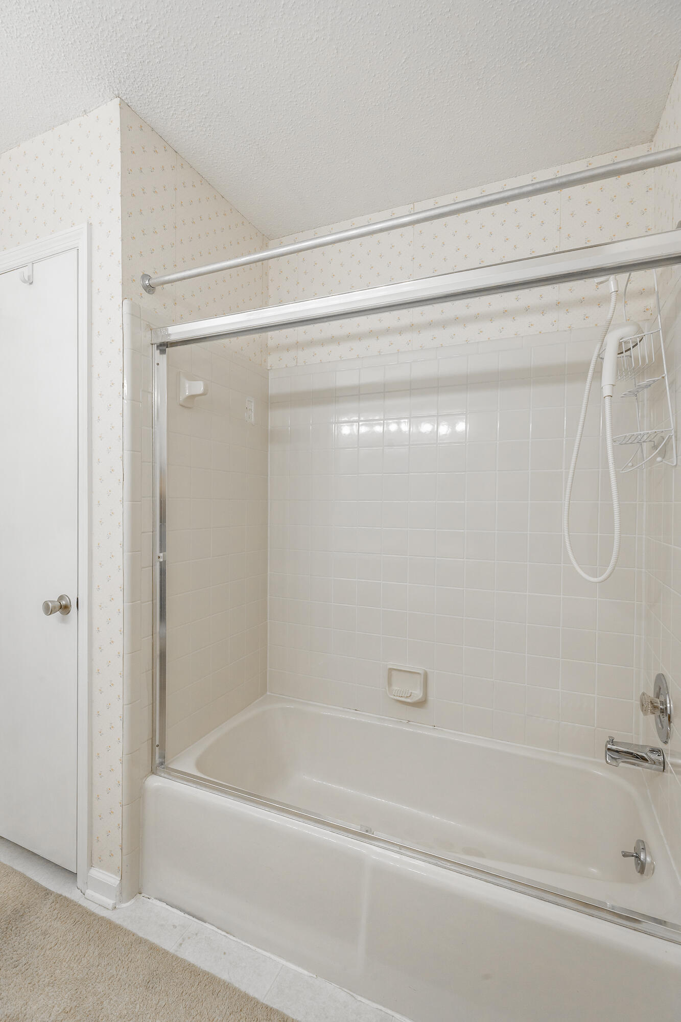 1300 Leaside Lane