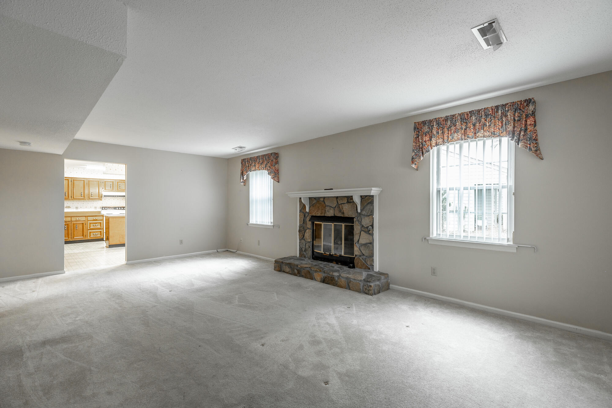 1300 Leaside Lane