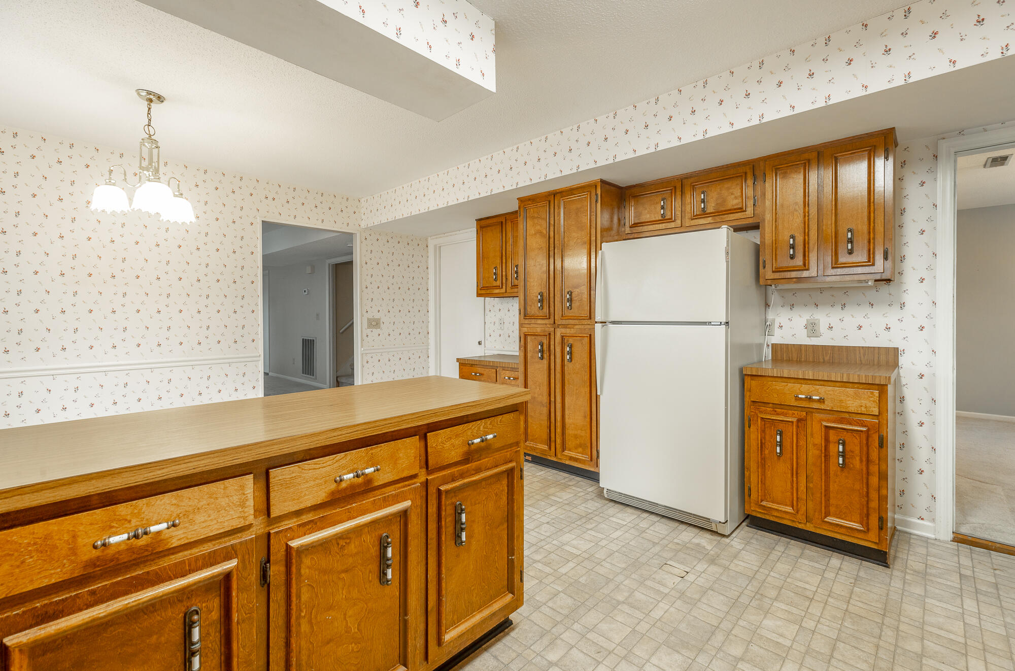 1300 Leaside Lane