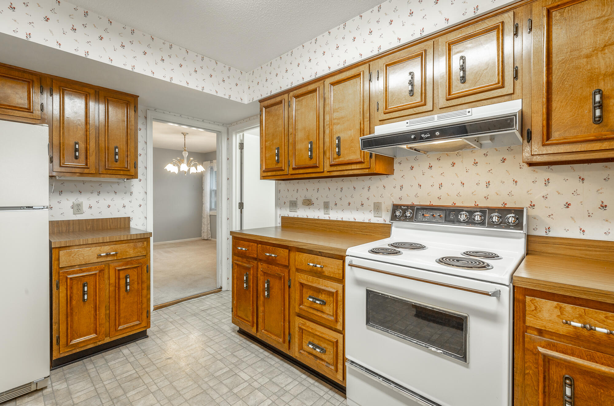1300 Leaside Lane